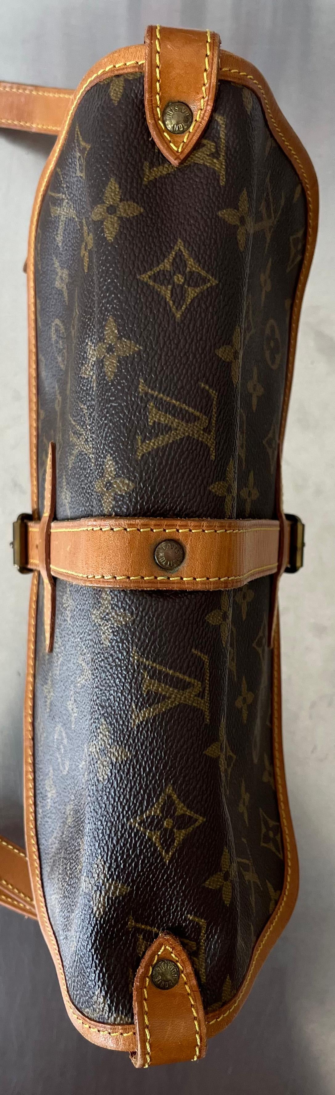 Louis Vuitton Saumur 30