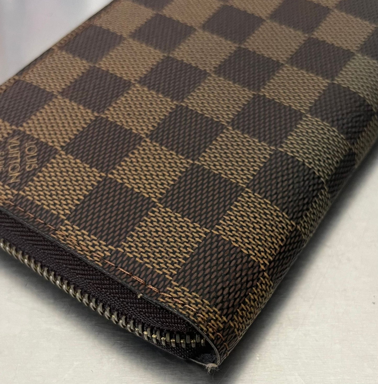 Louis Vuitton Zippy Damier