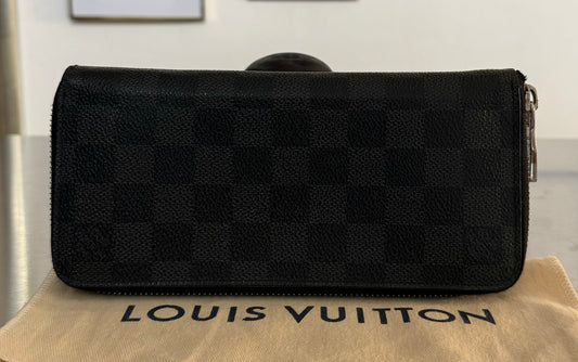 Louis Vuitton Zippy Vertical Geldbörse