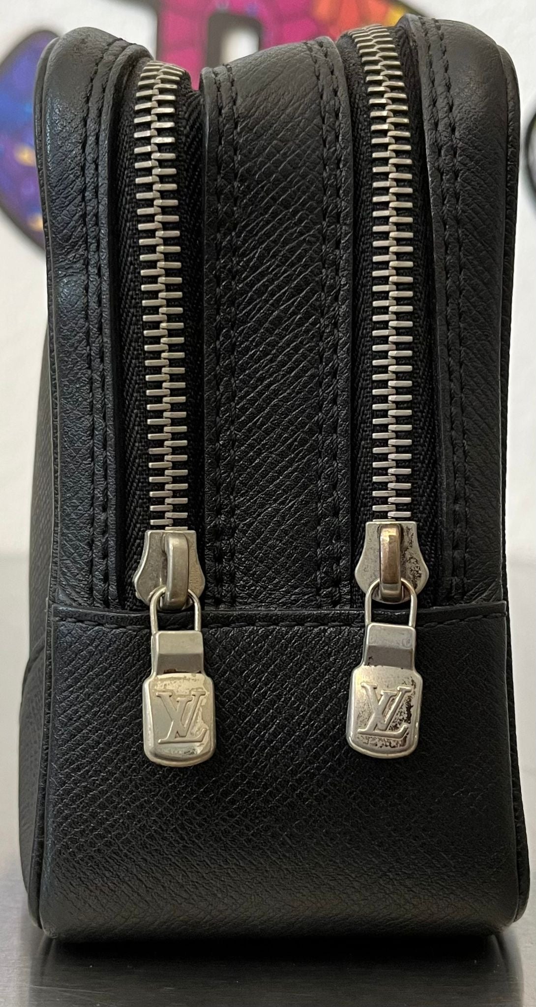 Louis Vuitton Pavel Taiga Leder