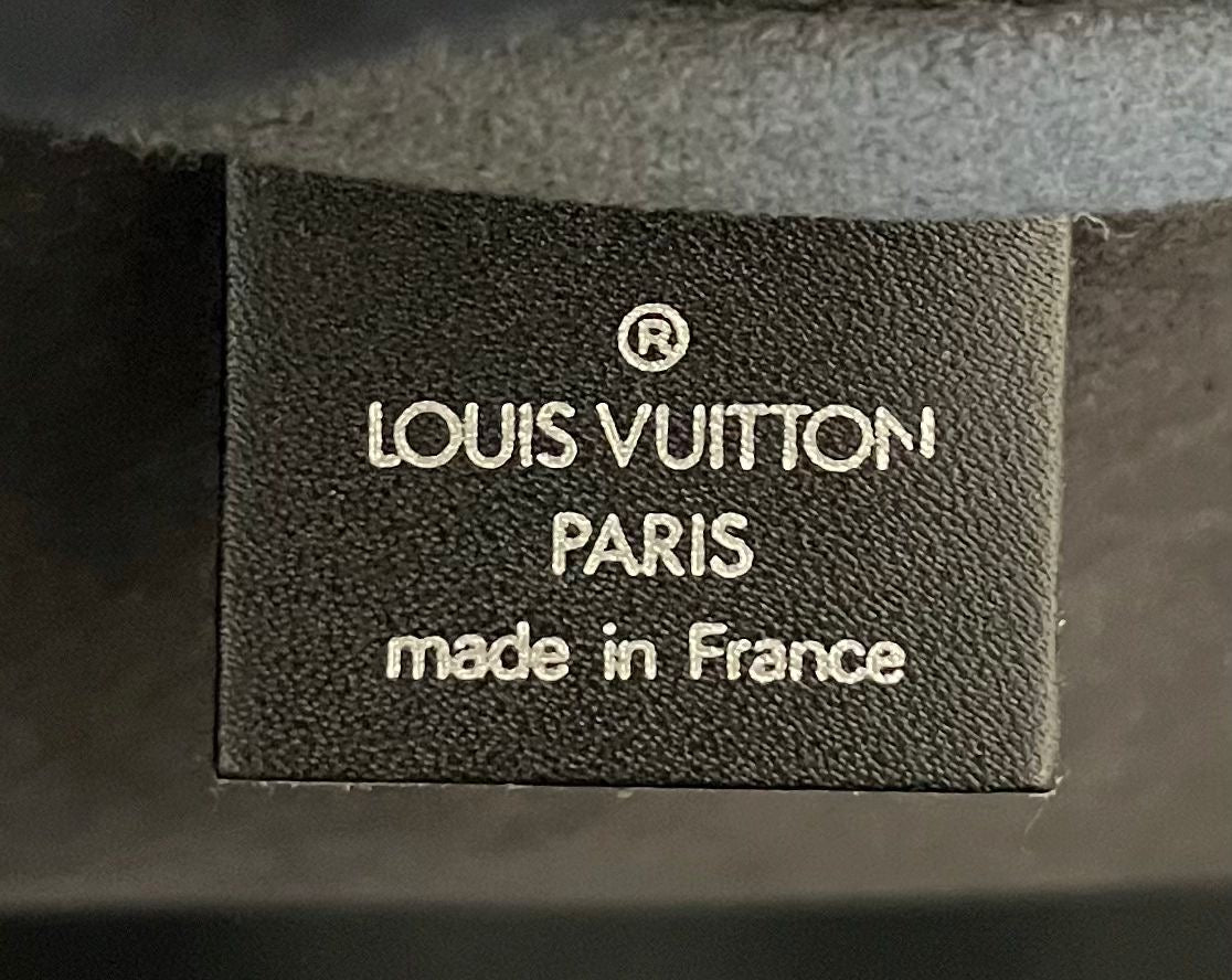 Louis Vuitton Kendall PM Taiga