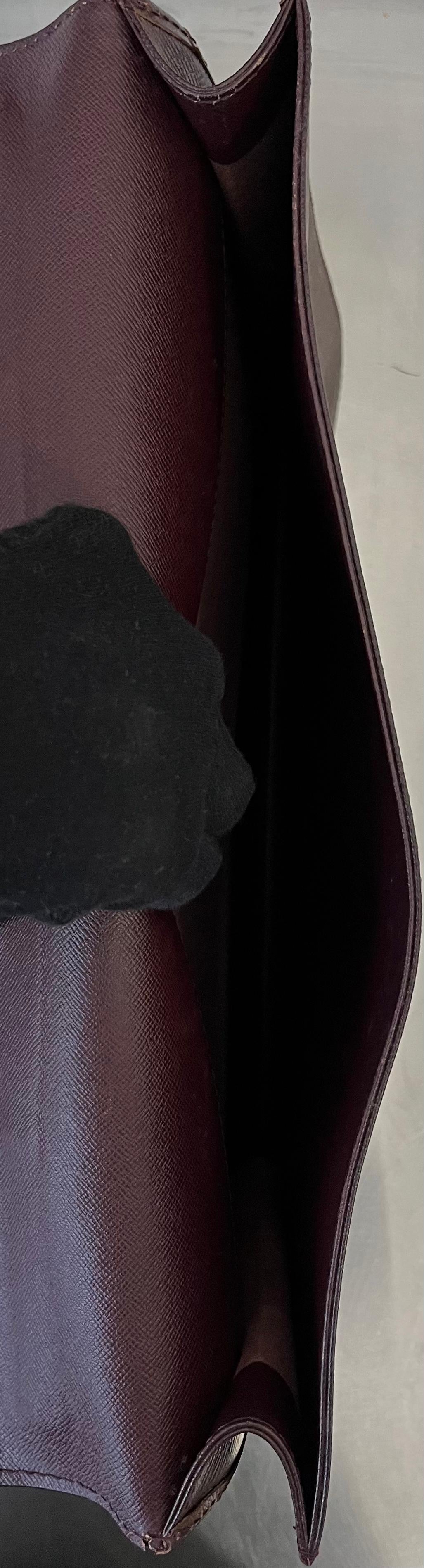 Louis Vuitton Serviette Kourad