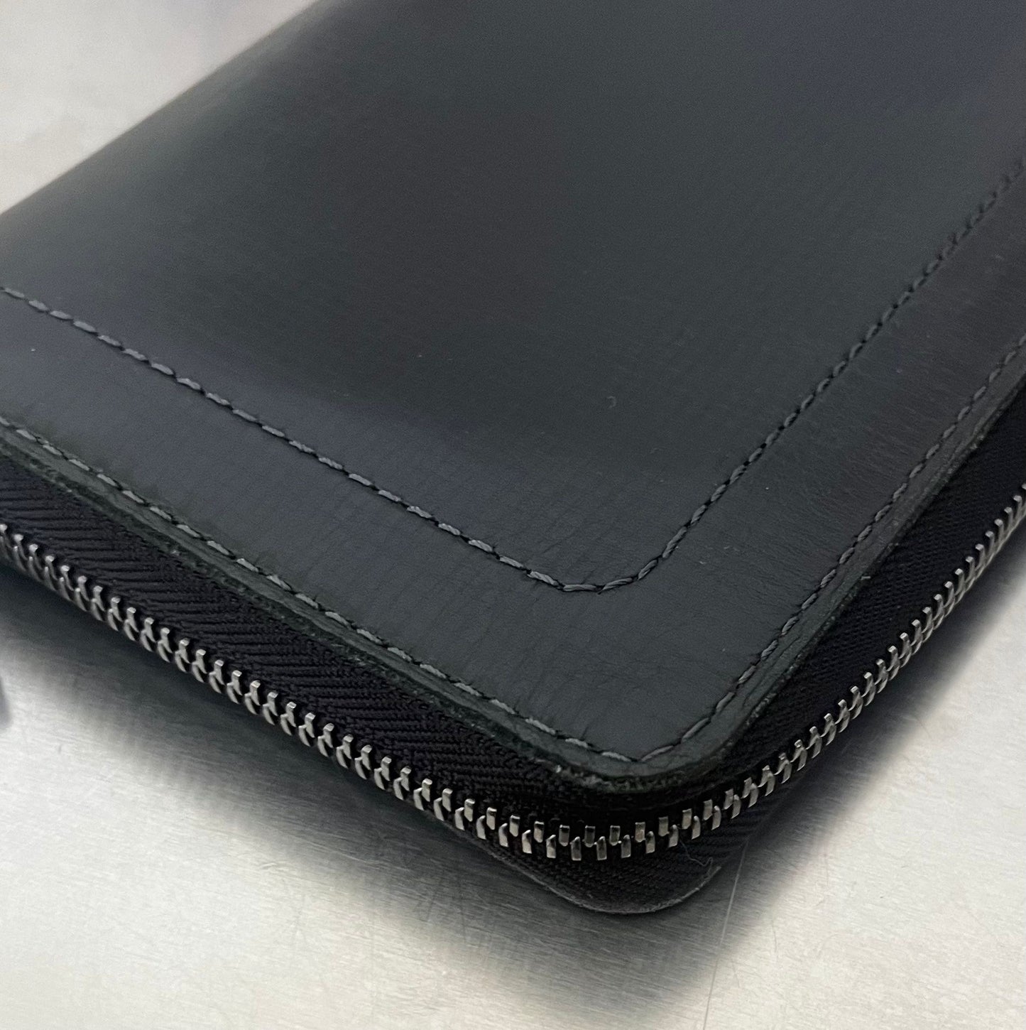 Louis Vuitton Zippy Organizer Utha