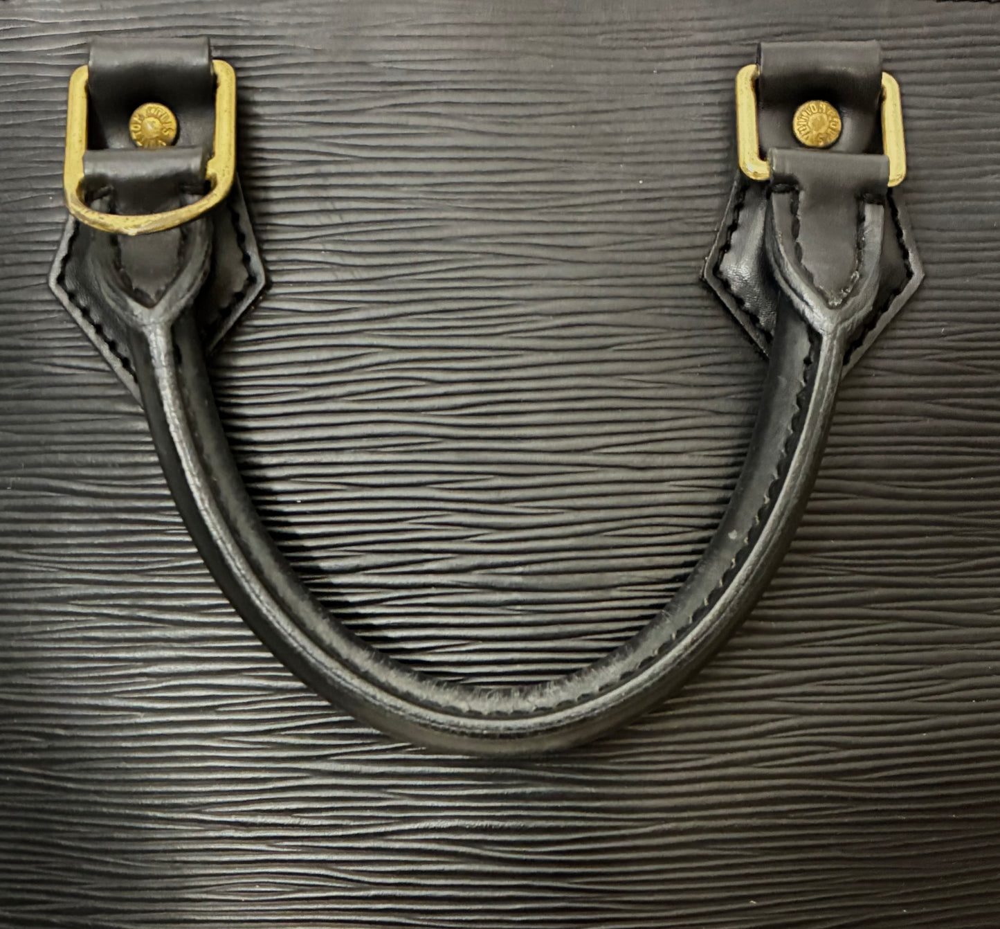 Louis Vuitton Alma PM Epi