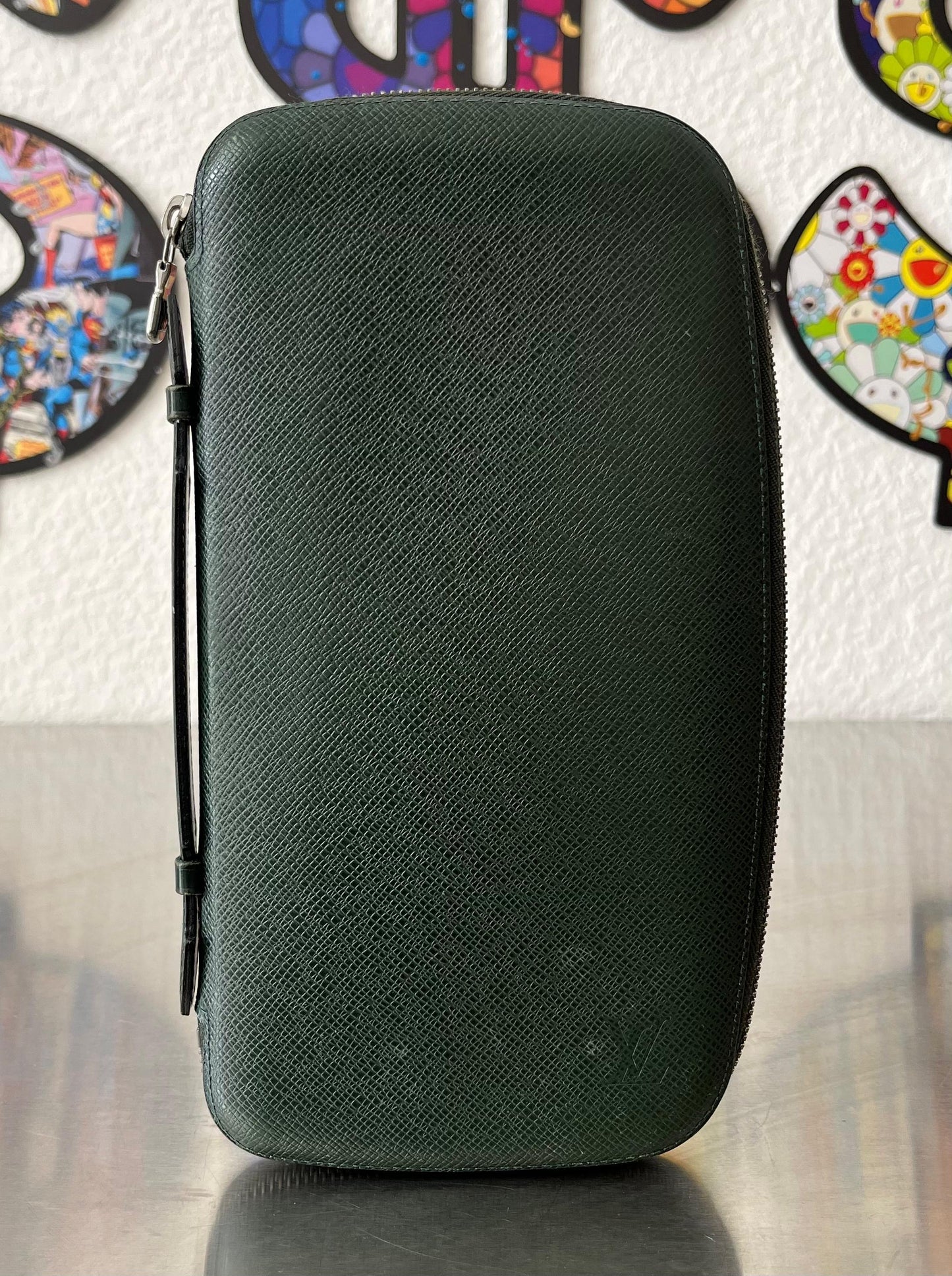 Louis Vuitton Atoll Organizer Taiga (Dunkelgrün)