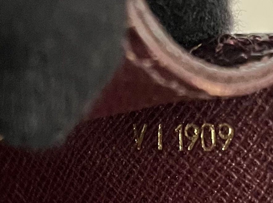 Louis Vuitton Serviette Kourad
