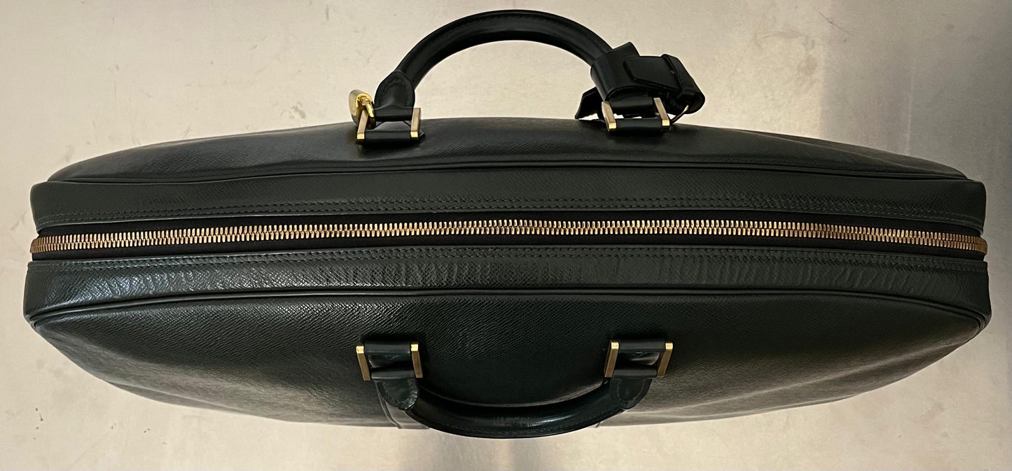 Louis Vuitton Helanga Taiga