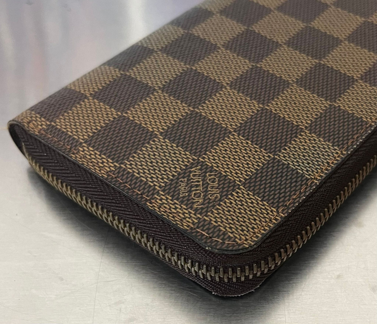 Louis Vuitton Zippy Damier