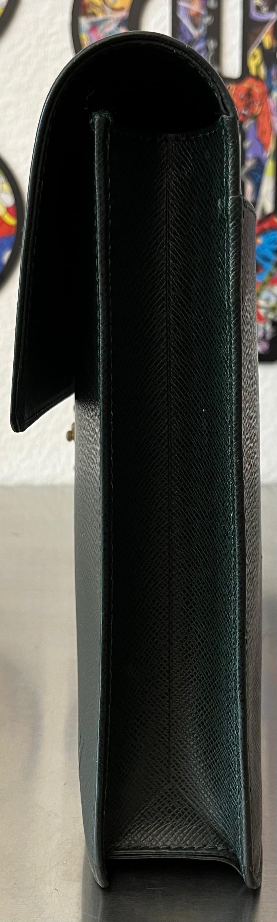 Louis Vuitton Serviette Kourad