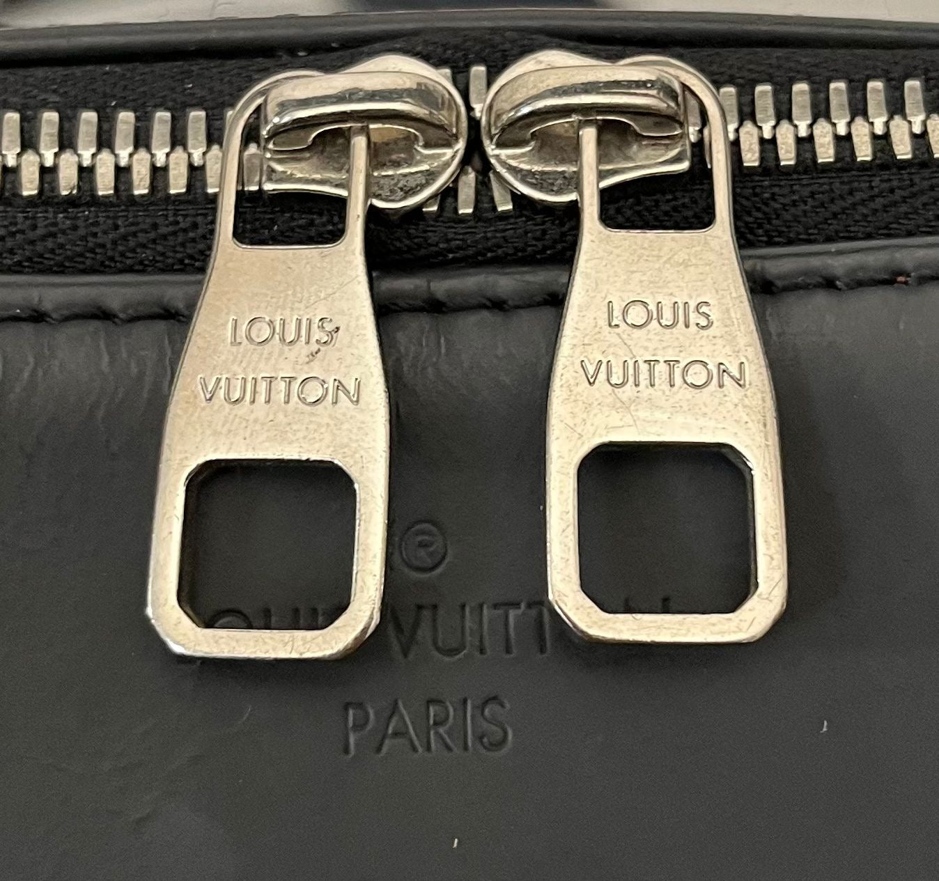 Louis Vuitton Porte Documents Jour Macassar