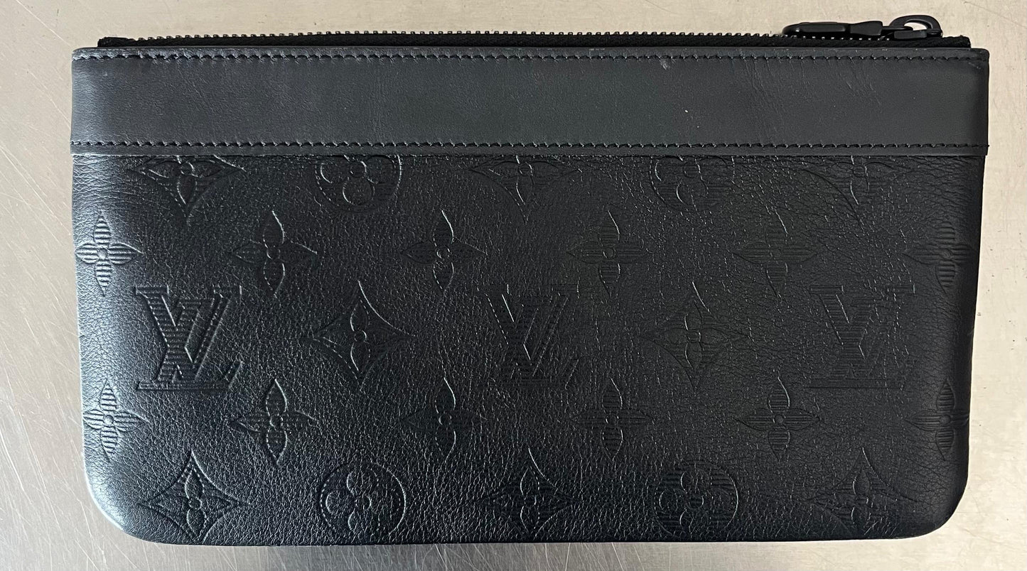 Louis Vuitton Shadow Pochette Discovery PM Leder