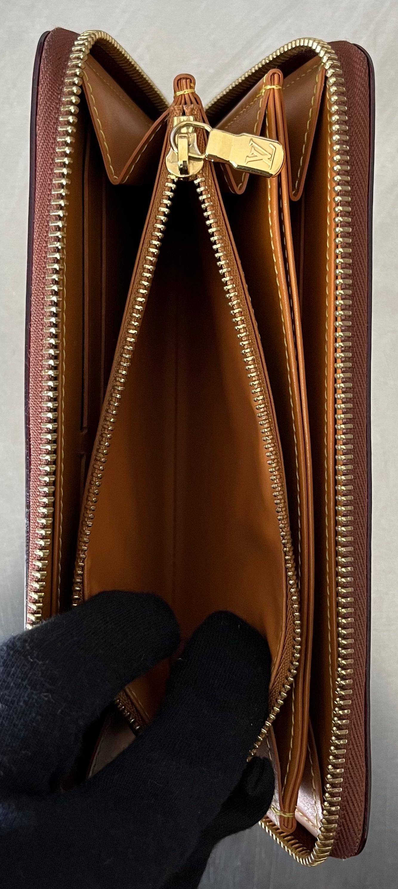 Louis Vuitton Zippy Nomade