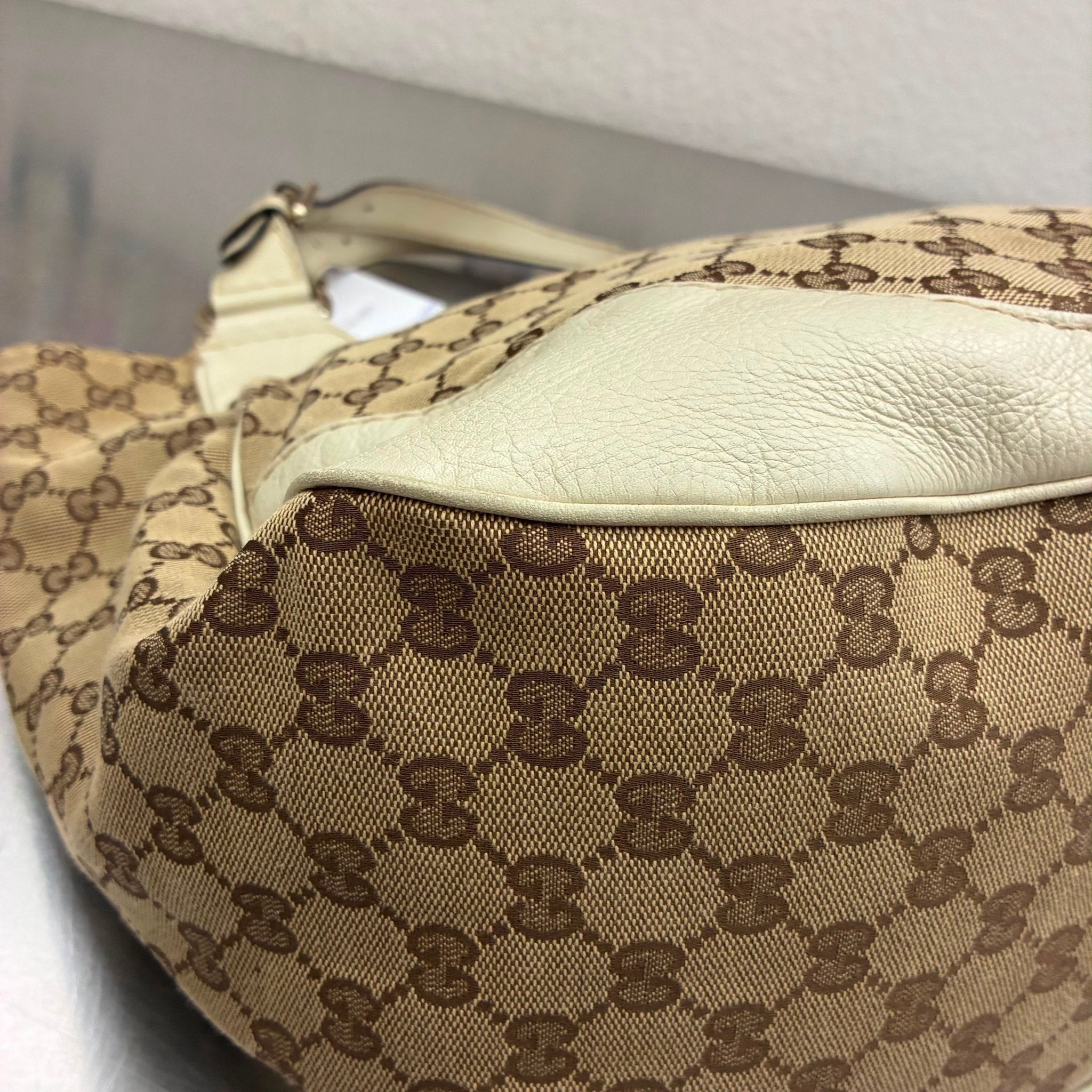 Gucci Charlotte Canvas