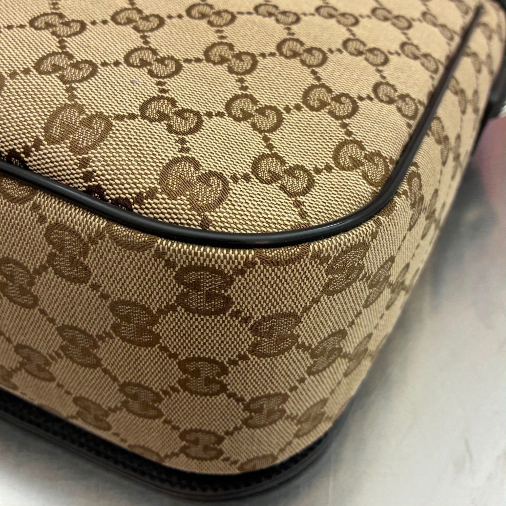 Gucci Messenger