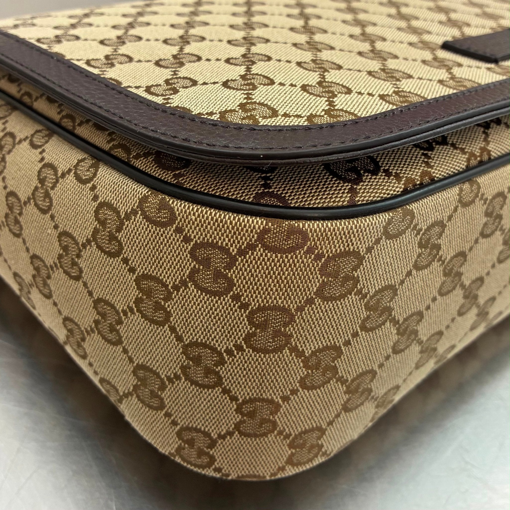 Gucci Messenger