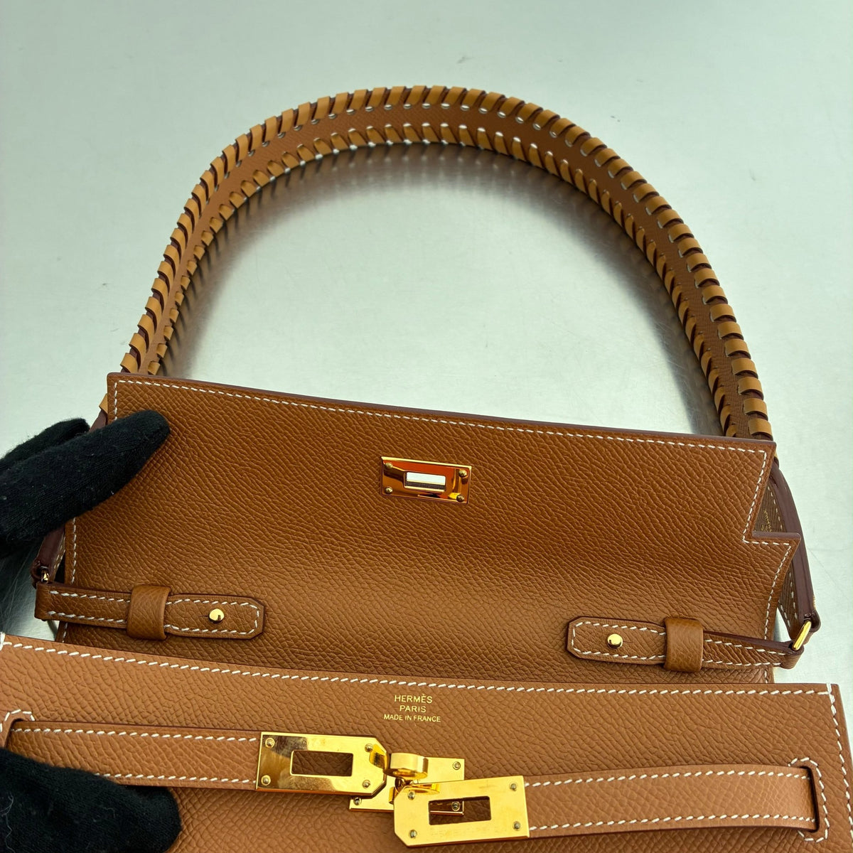Hermès Kelly To Go Tressage Epsom Gold / Sésame