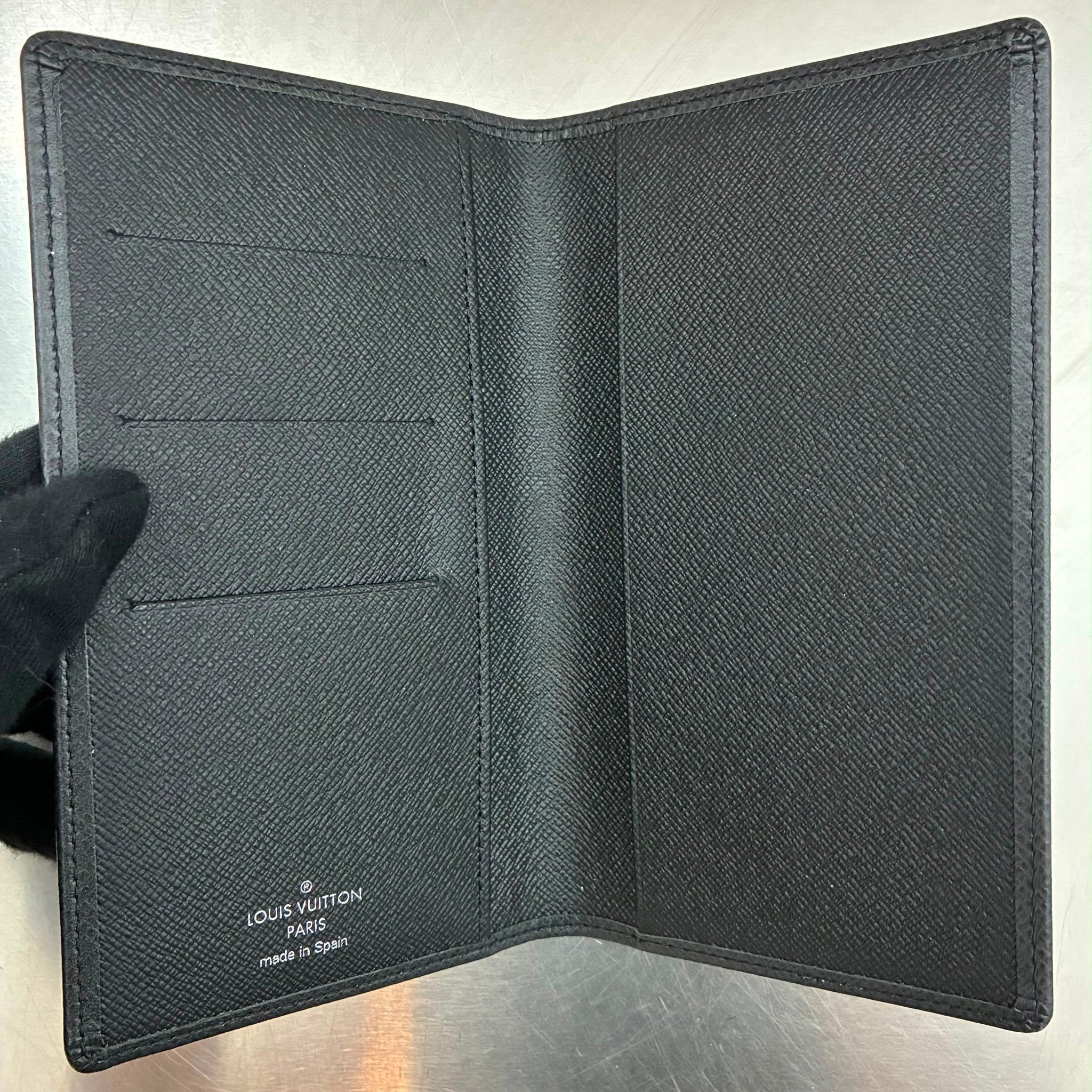 Louis Vuitton Agenda/Geldbörse Taiga