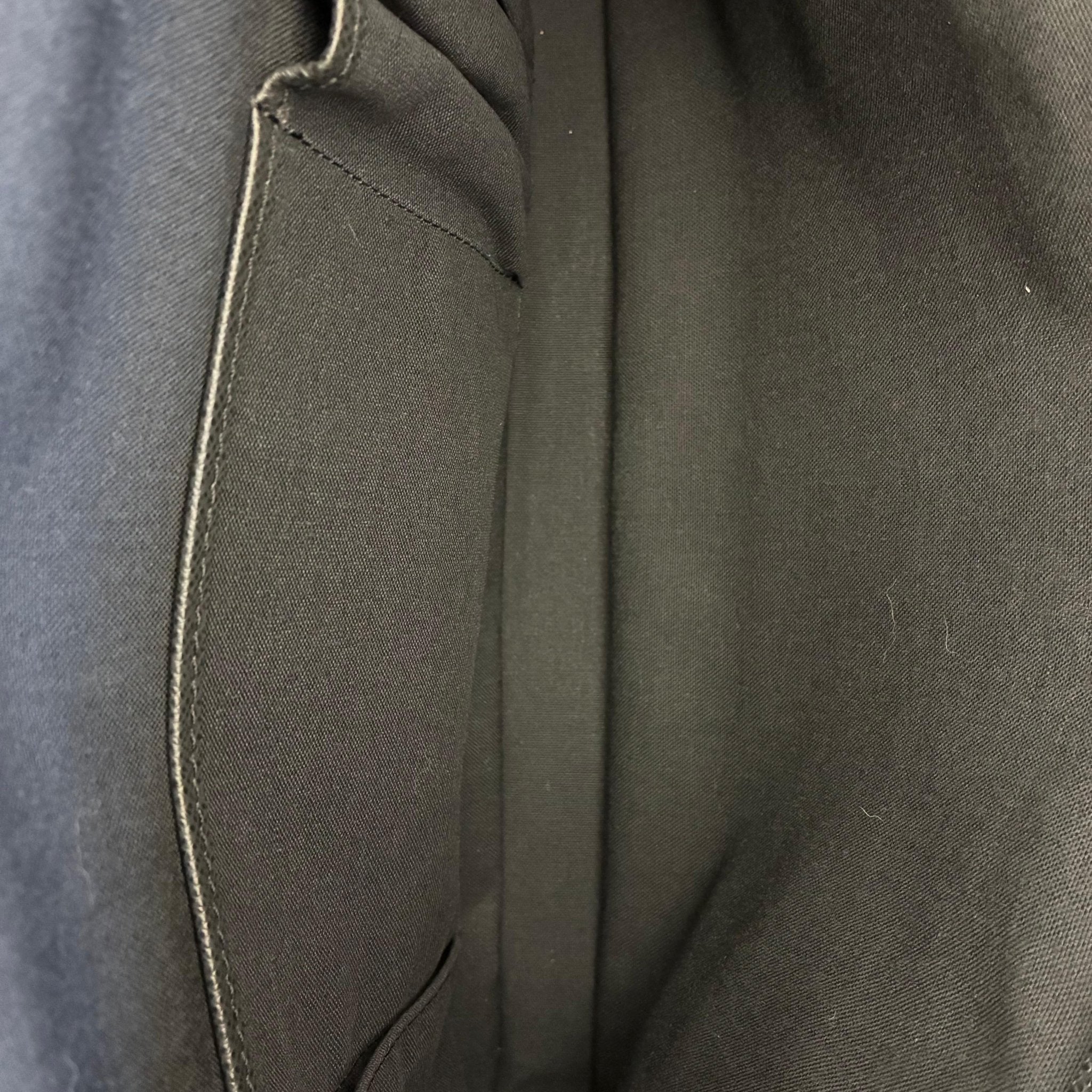 Louis Vuitton Alexander Taiga