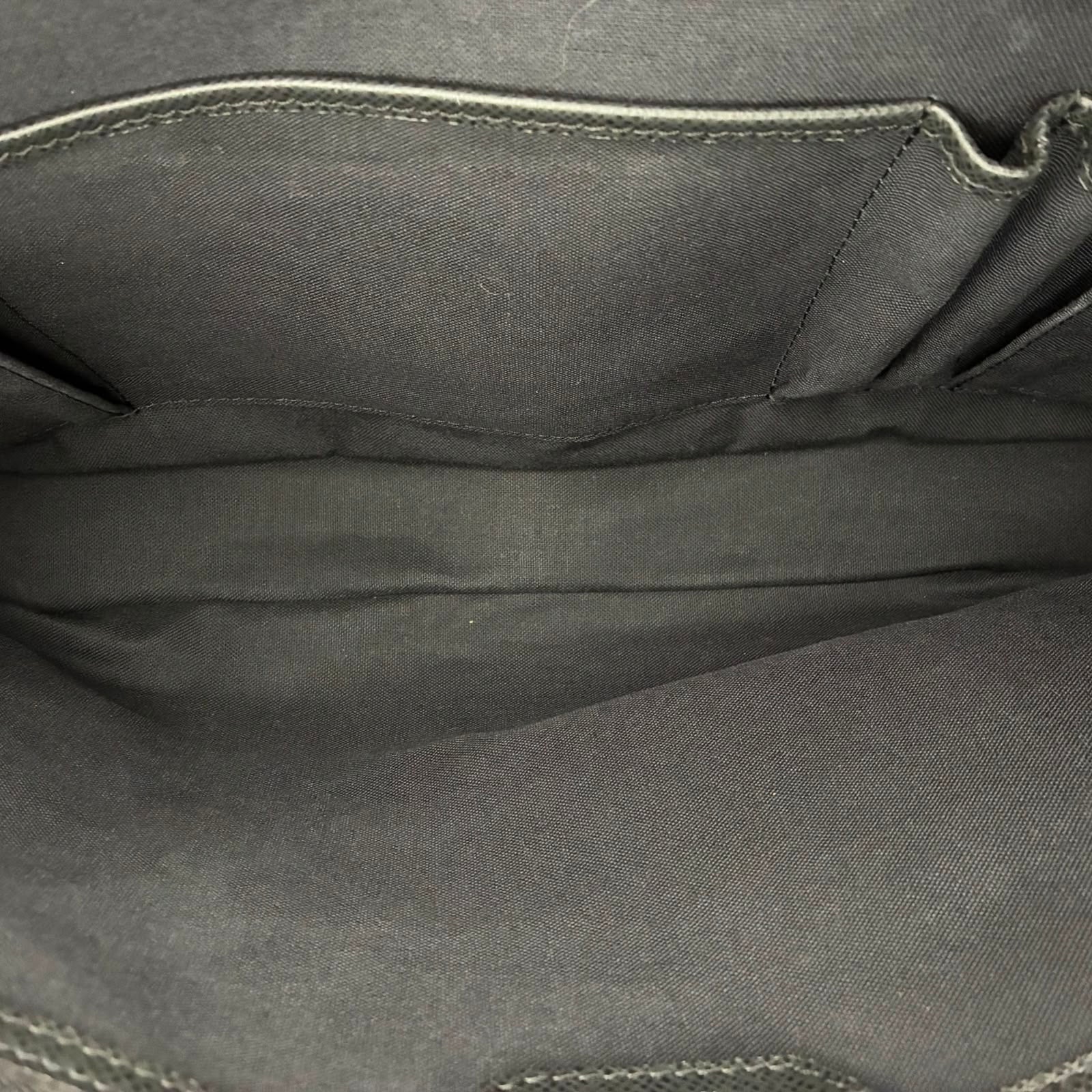 Louis Vuitton Alexander Taiga