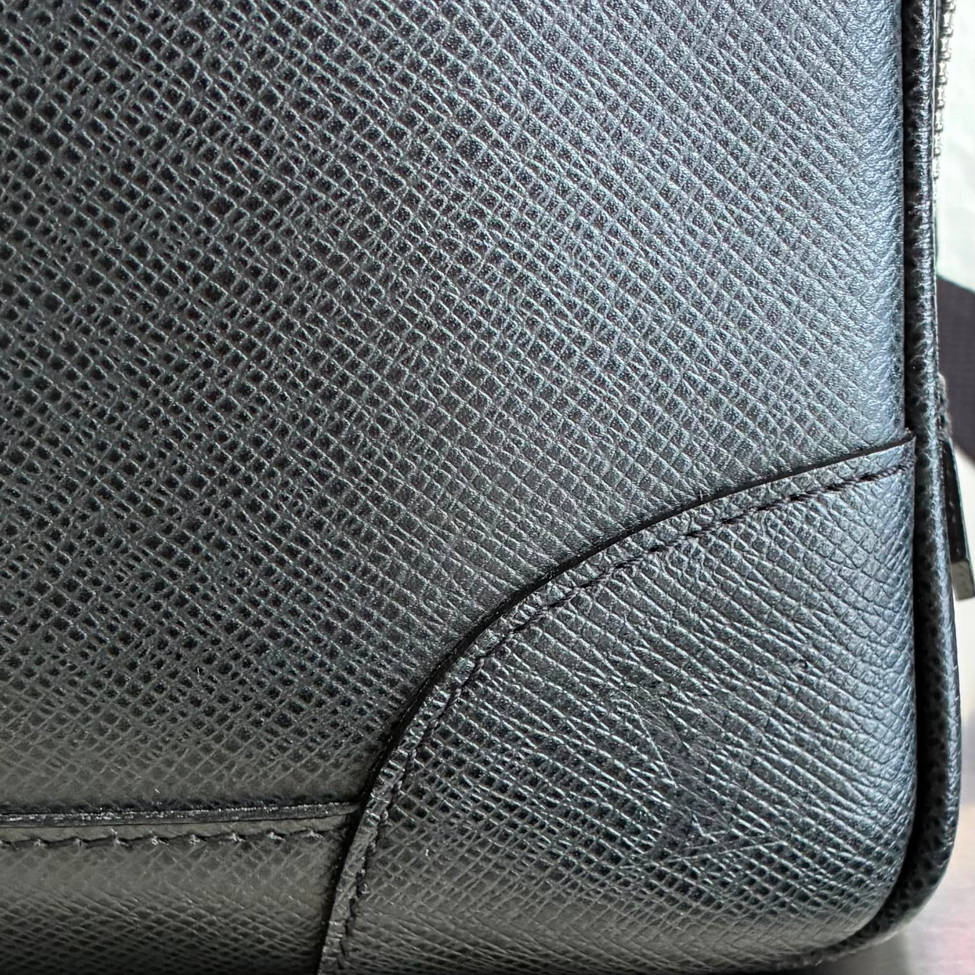 Louis Vuitton Alexander Taiga
