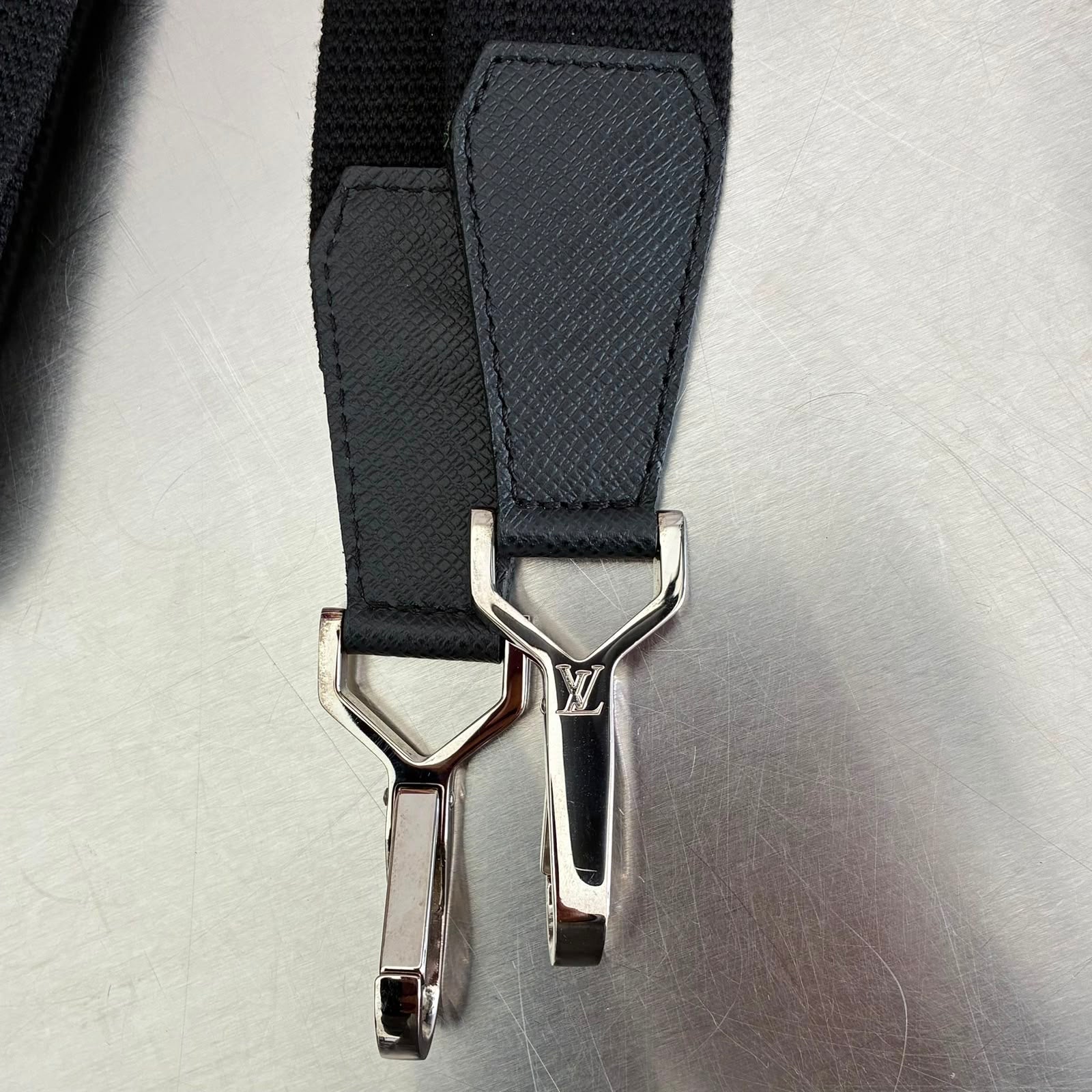 Louis Vuitton Alexander Taiga