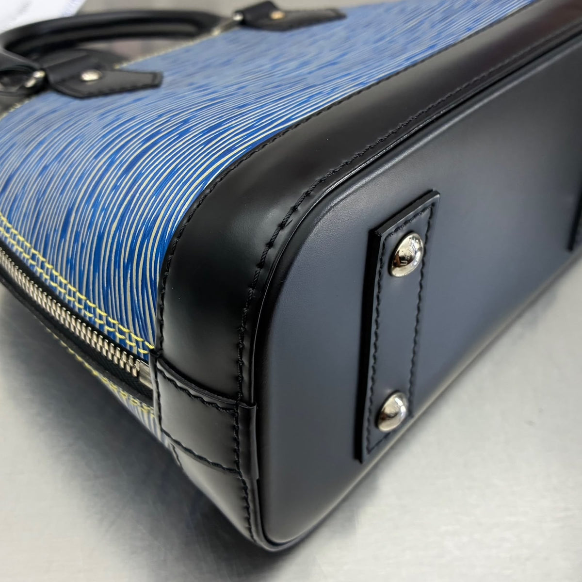 Louis Vuitton Alma BB Epi