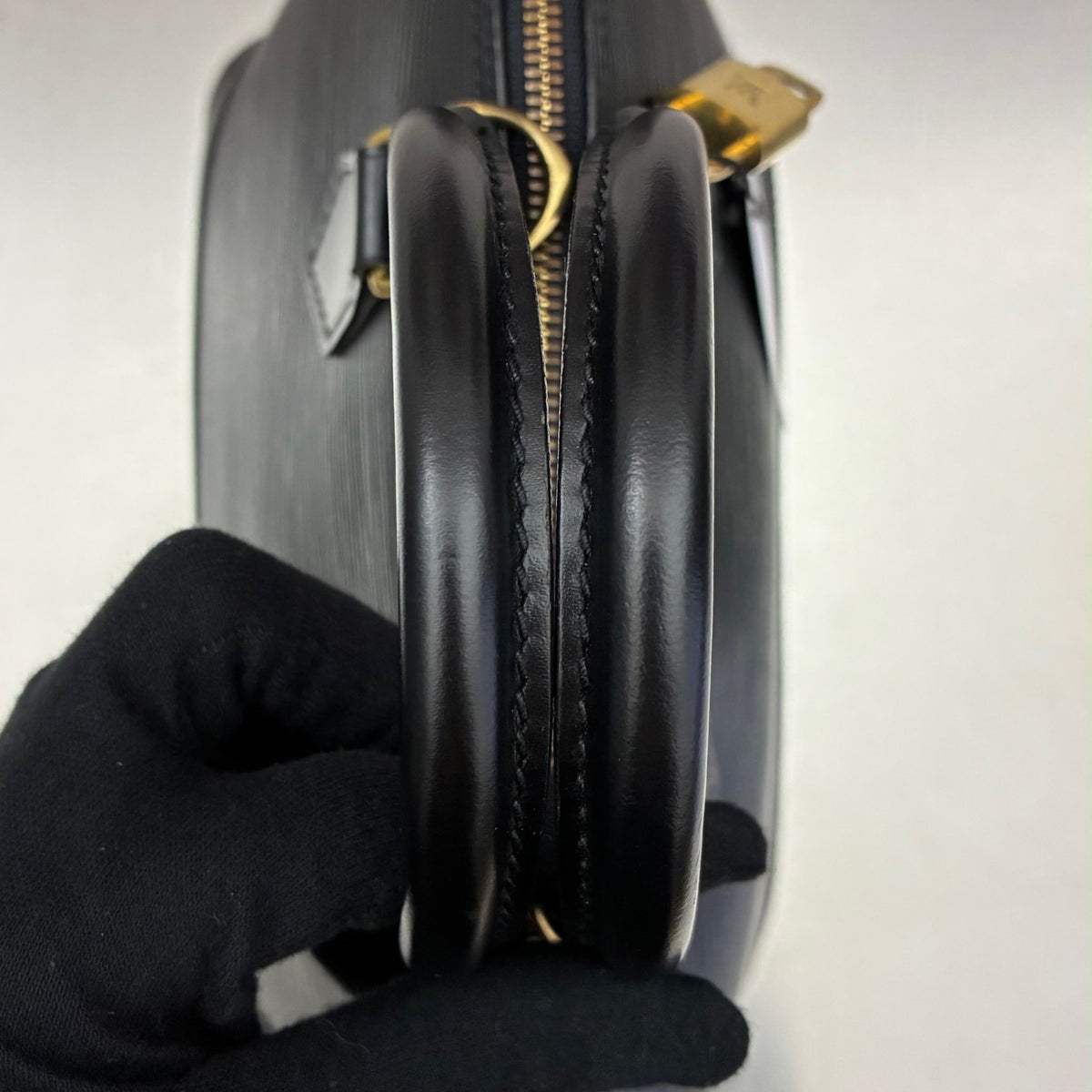 Louis Vuitton Alma GM Epi