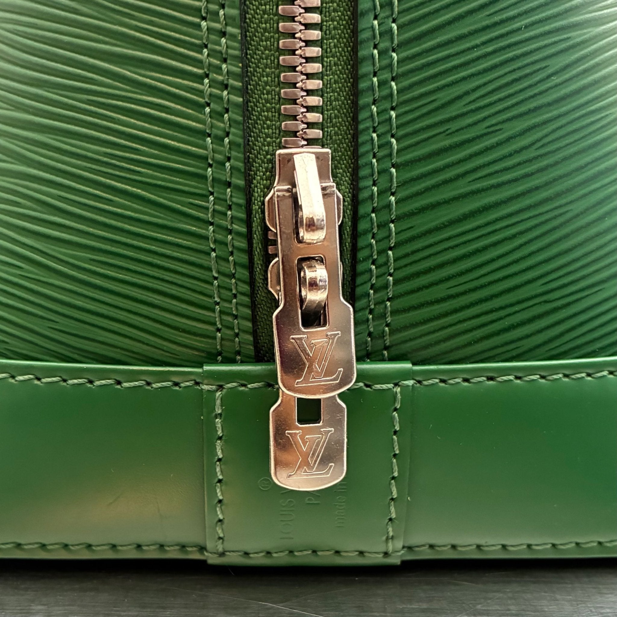 Louis Vuitton Alma GM Epi