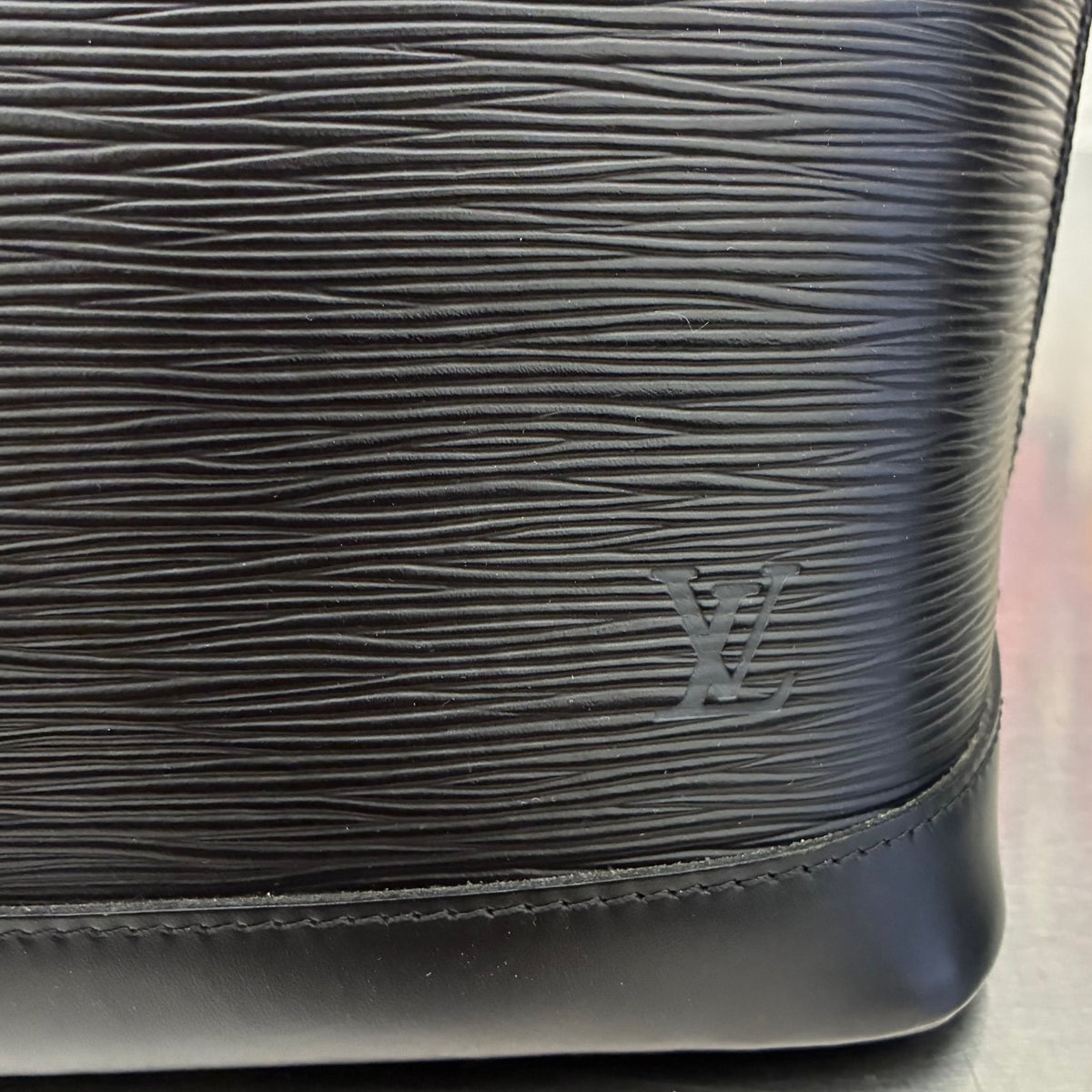 Louis Vuitton Alma GM Epi