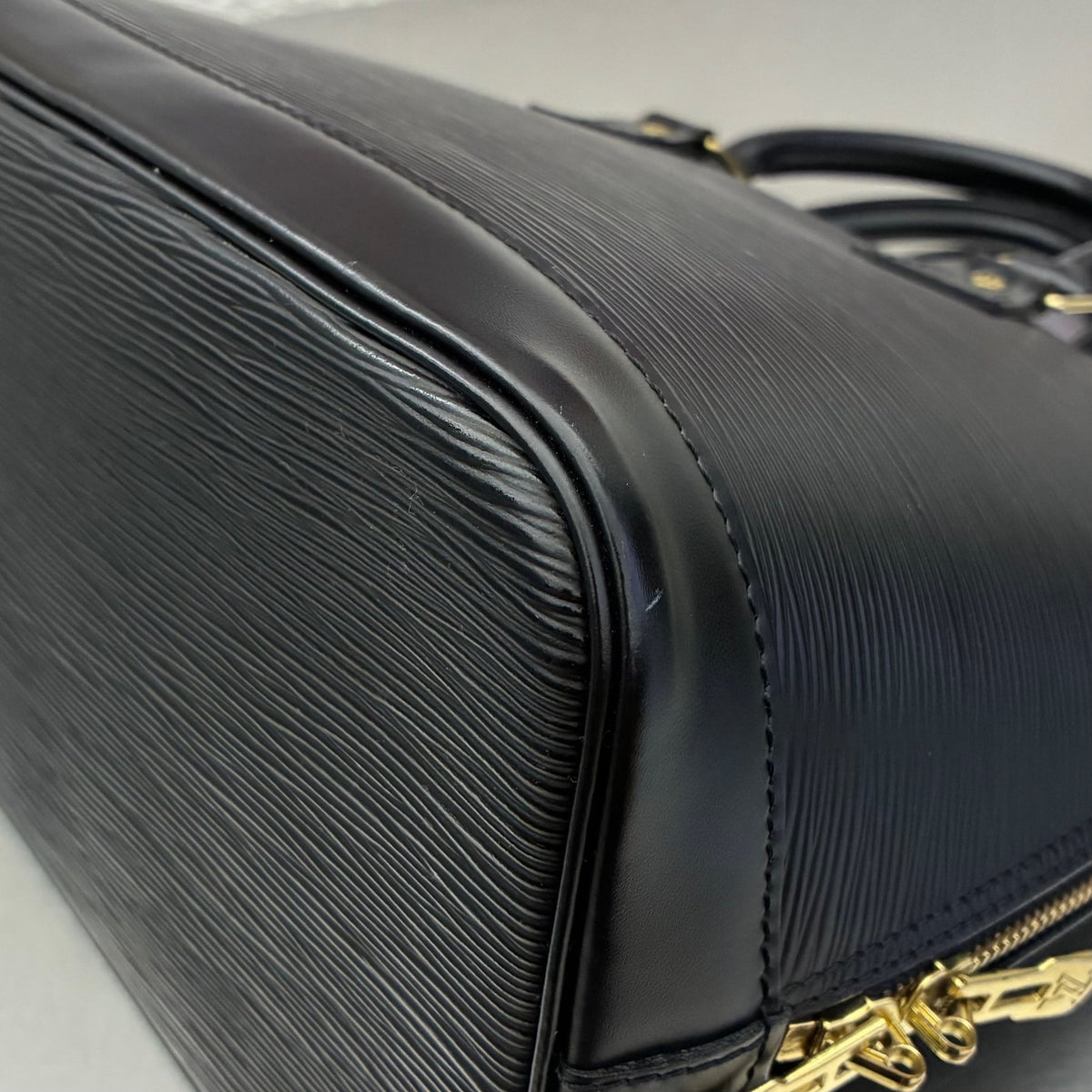 Louis Vuitton Alma GM Epi