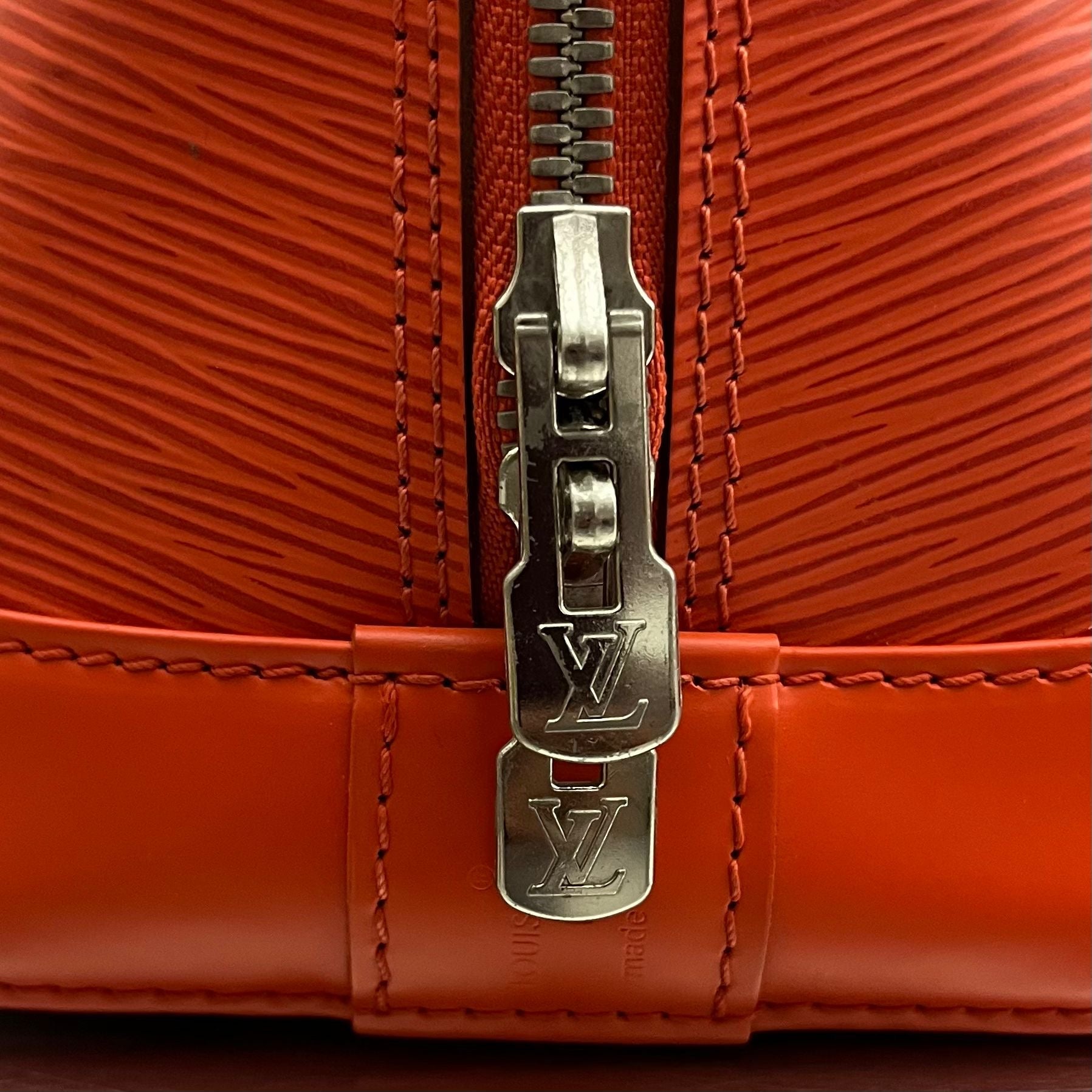 Louis Vuitton Alma MM Epi