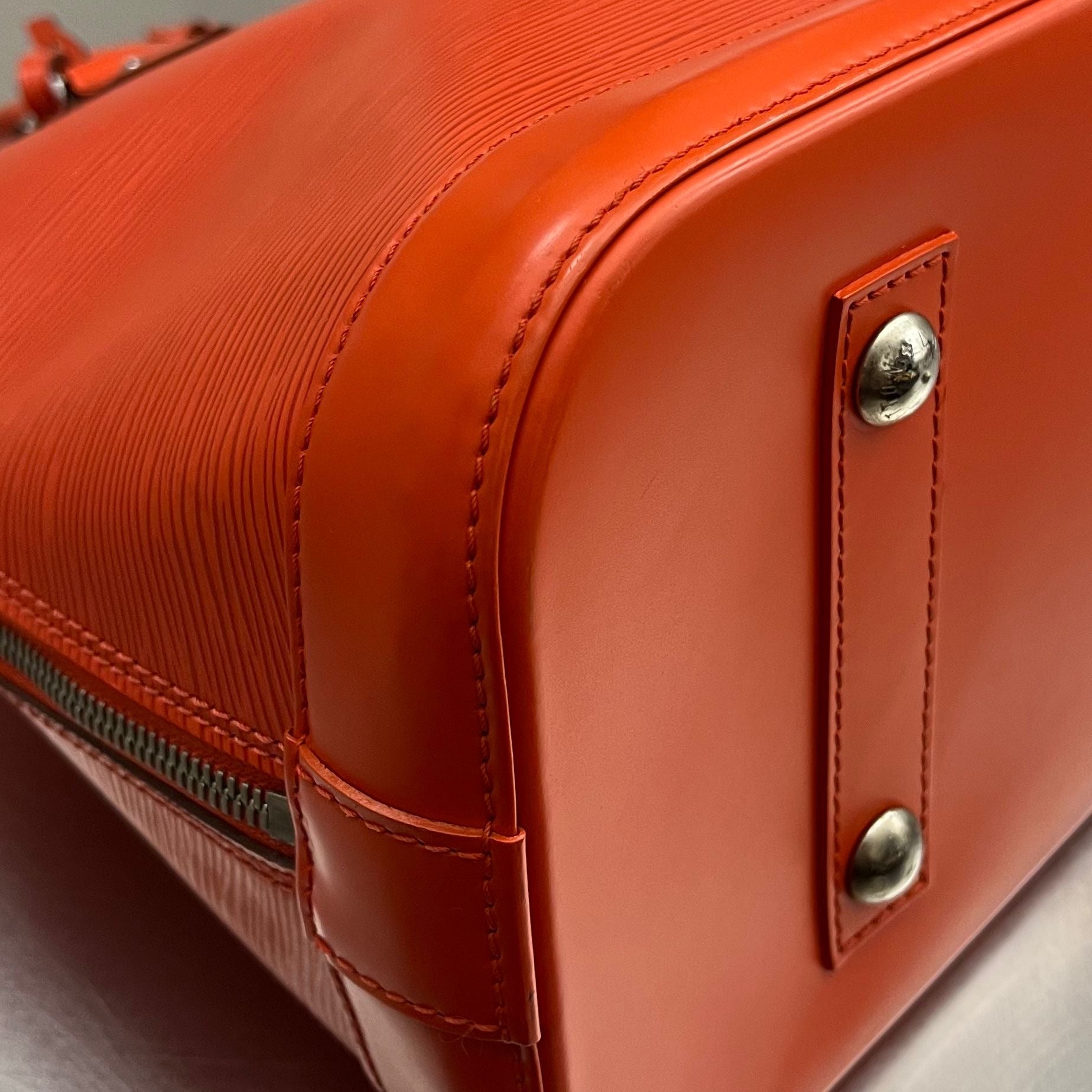 Louis Vuitton Alma MM Epi