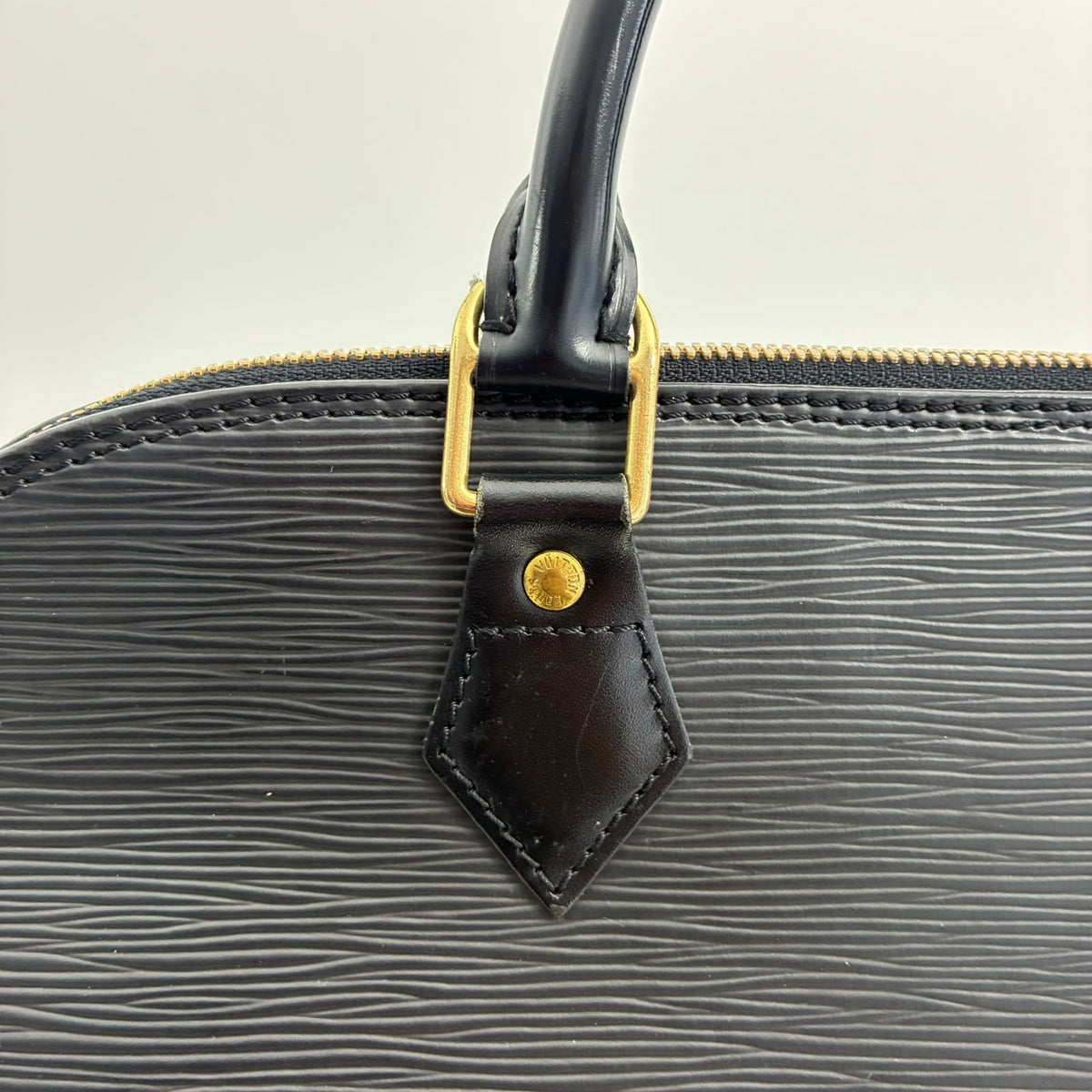 Louis Vuitton Alma PM Epi