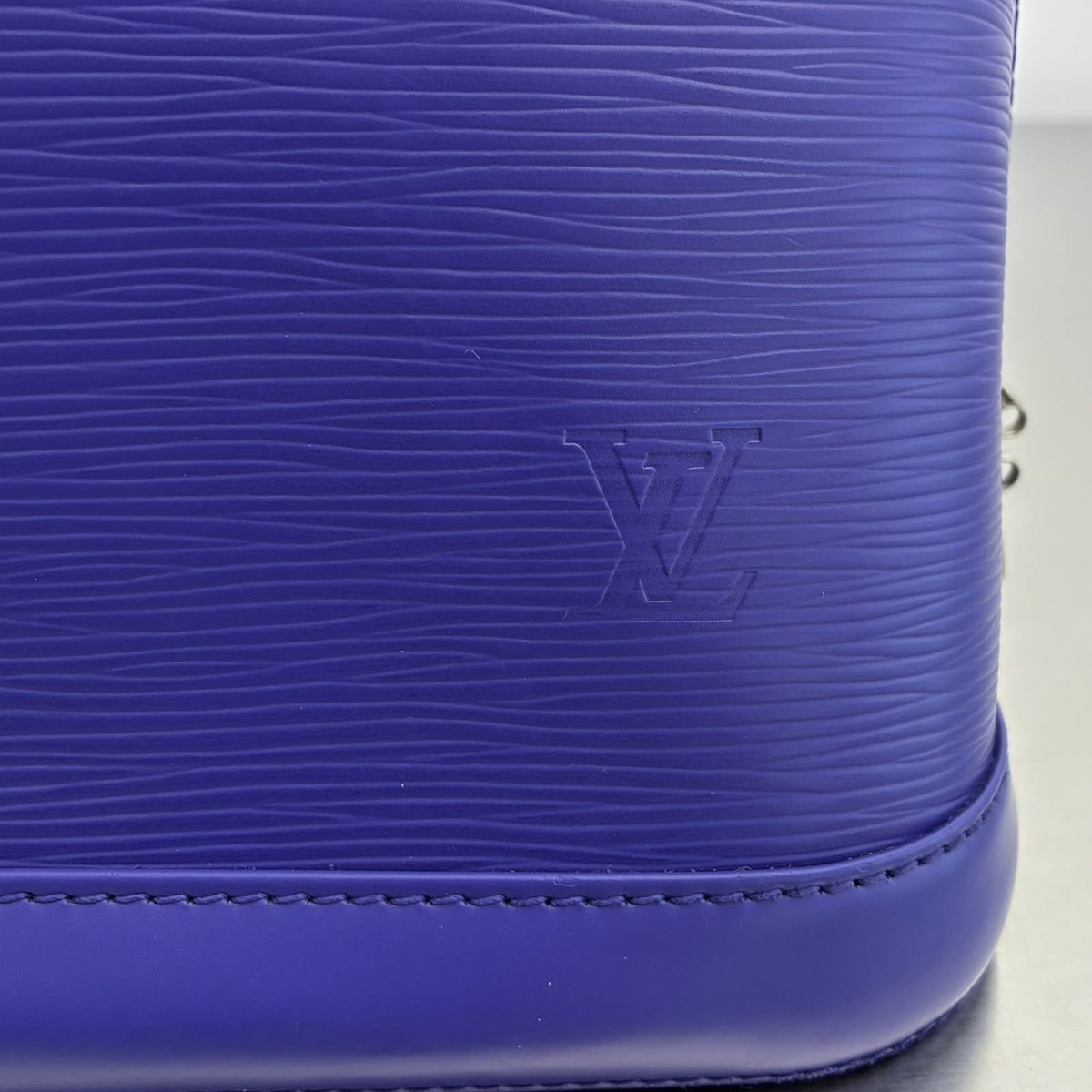 Louis Vuitton Alma PM Epi