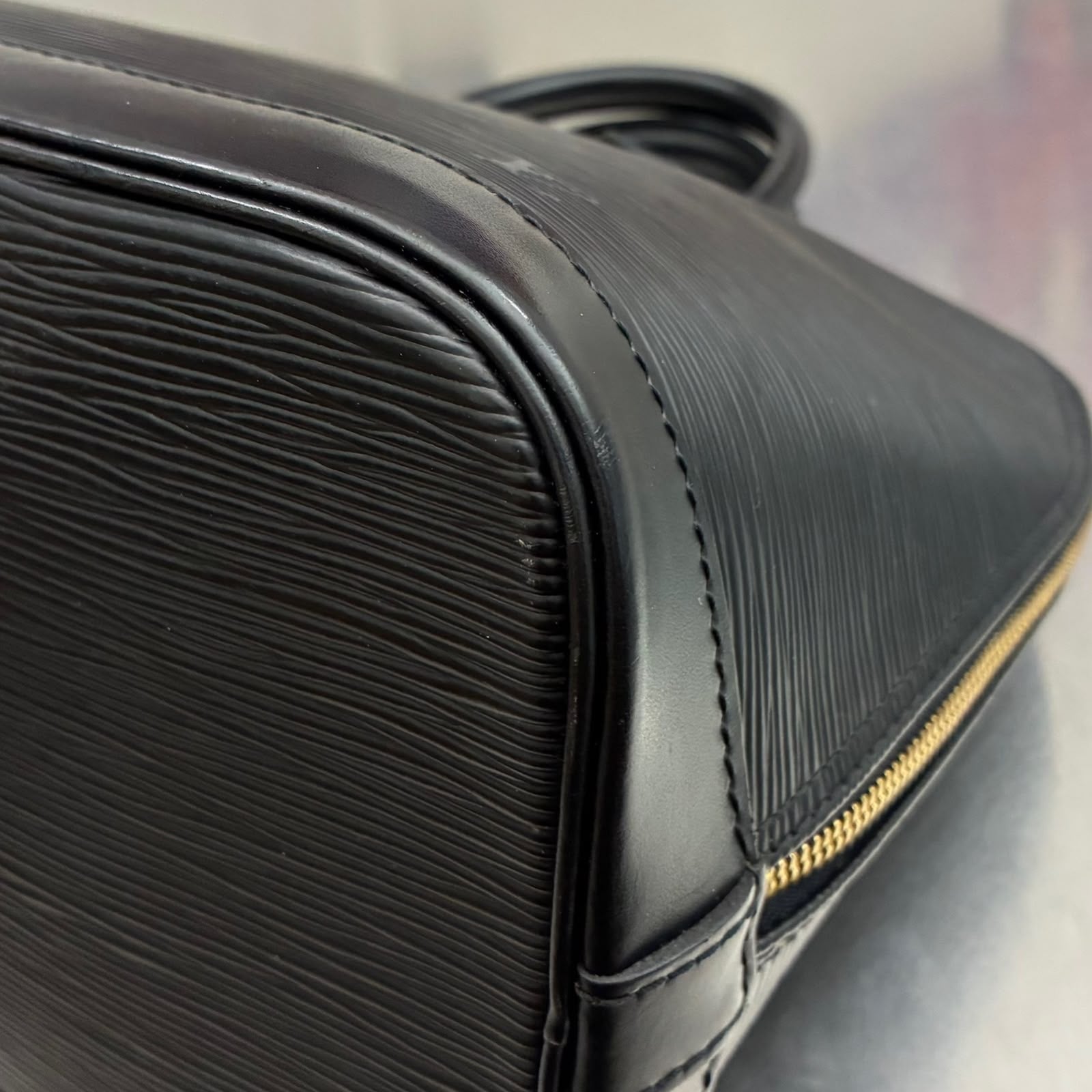 Louis Vuitton Alma PM Epi