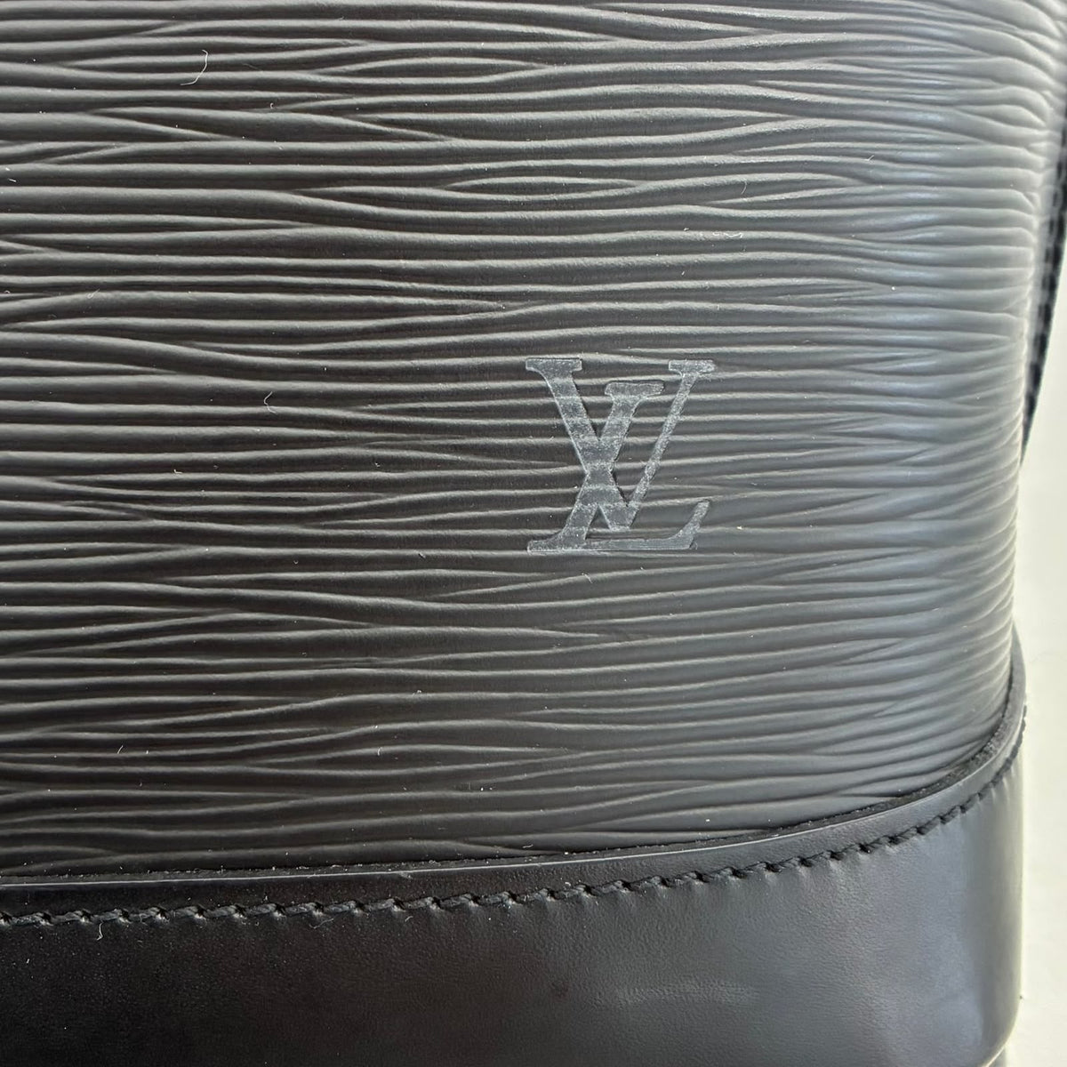 Louis Vuitton Alma PM Epi