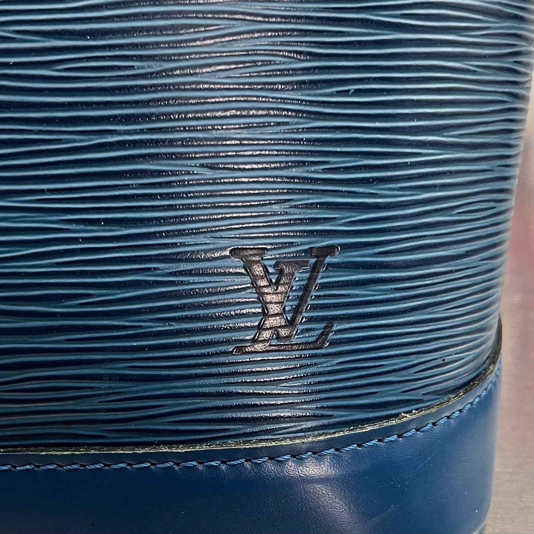 Louis Vuitton Alma PM Epi