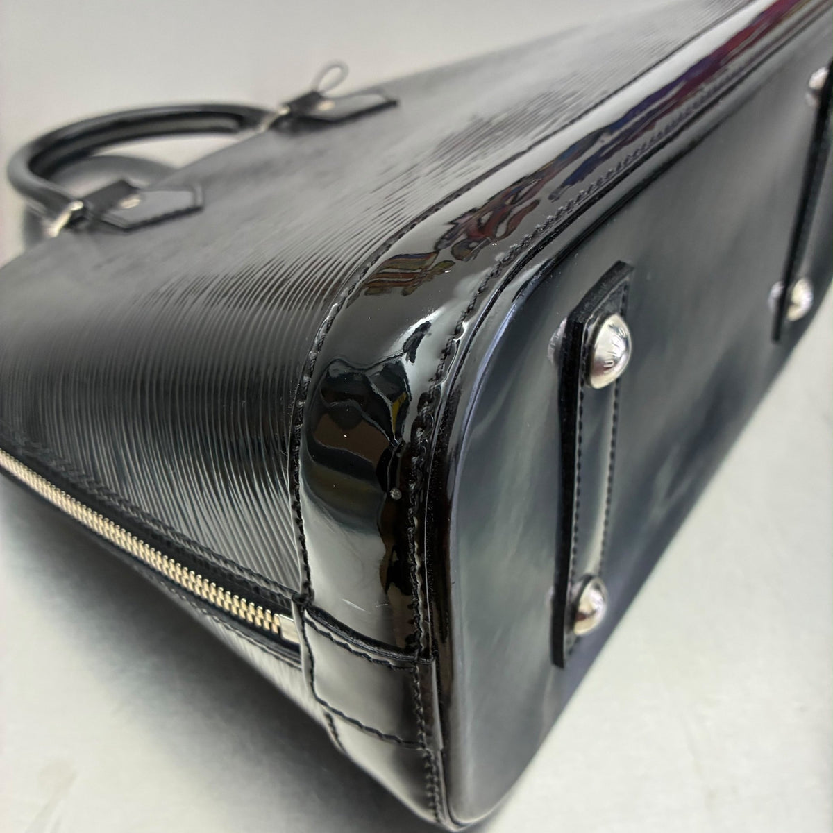 Louis Vuitton Alma PM Epi Nior Electric