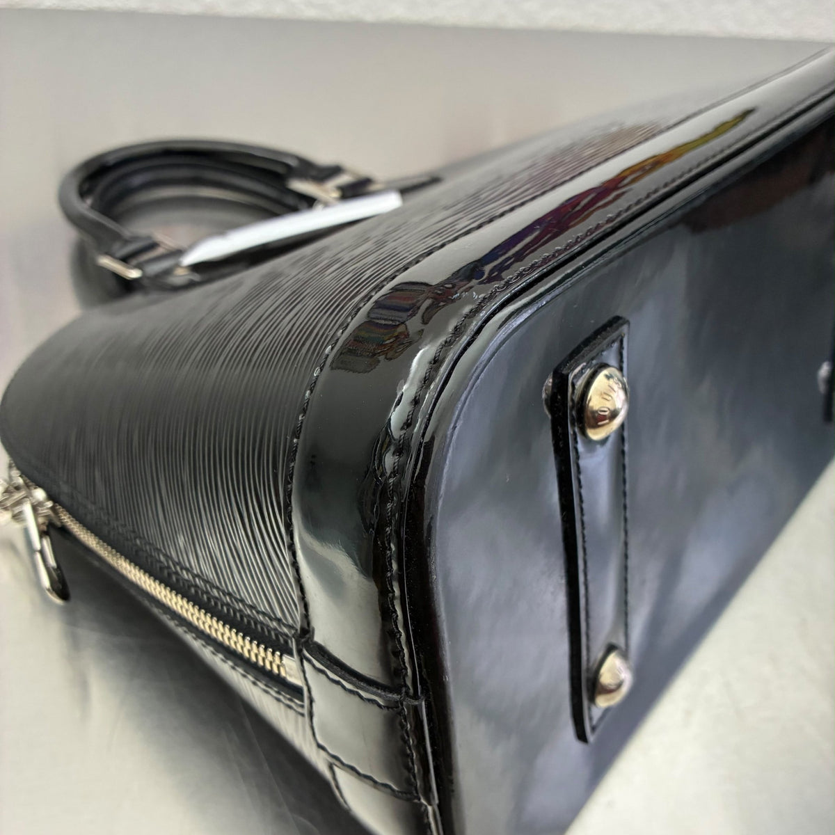 Louis Vuitton Alma PM Epi Nior Electric