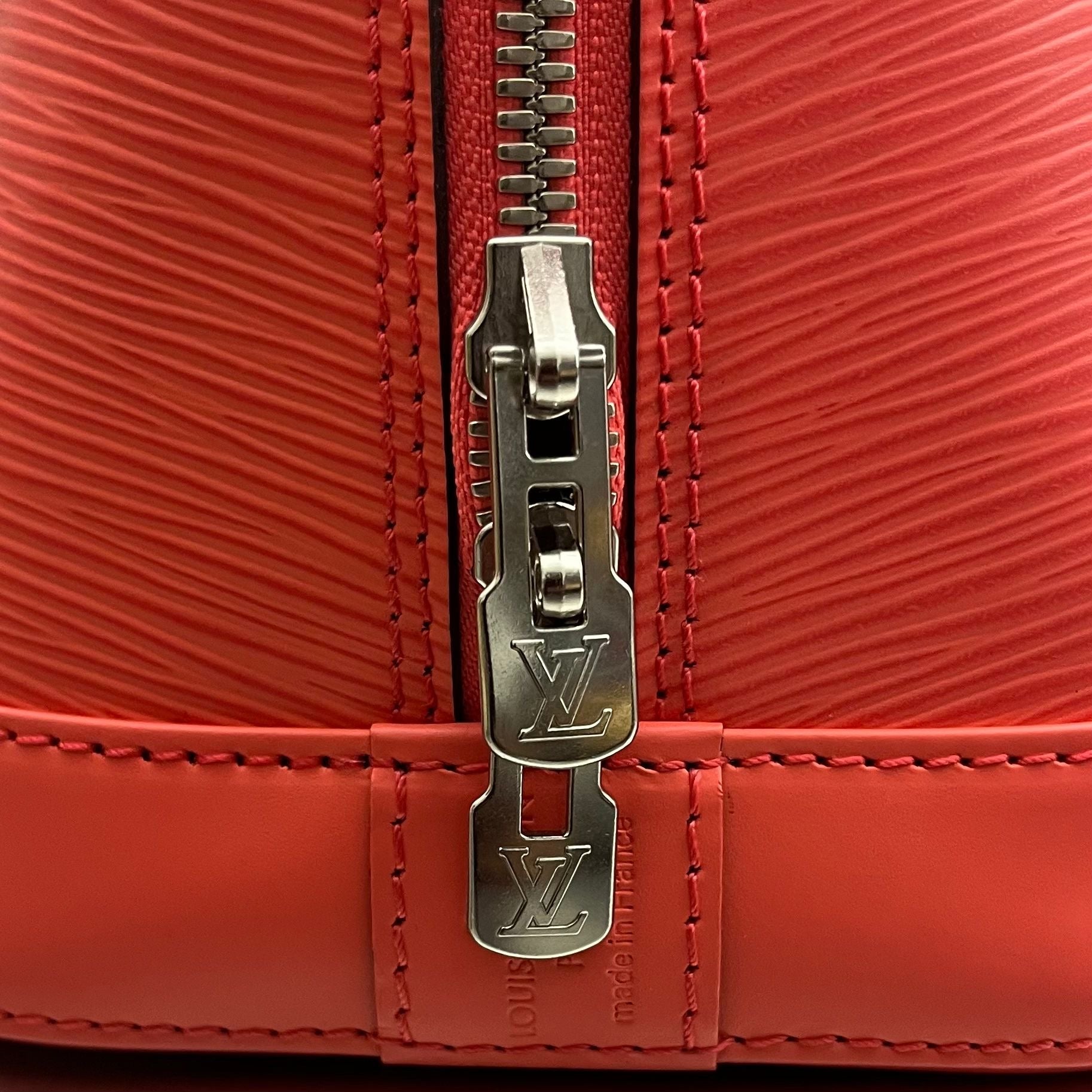 Louis Vuitton Alma PM in Epi