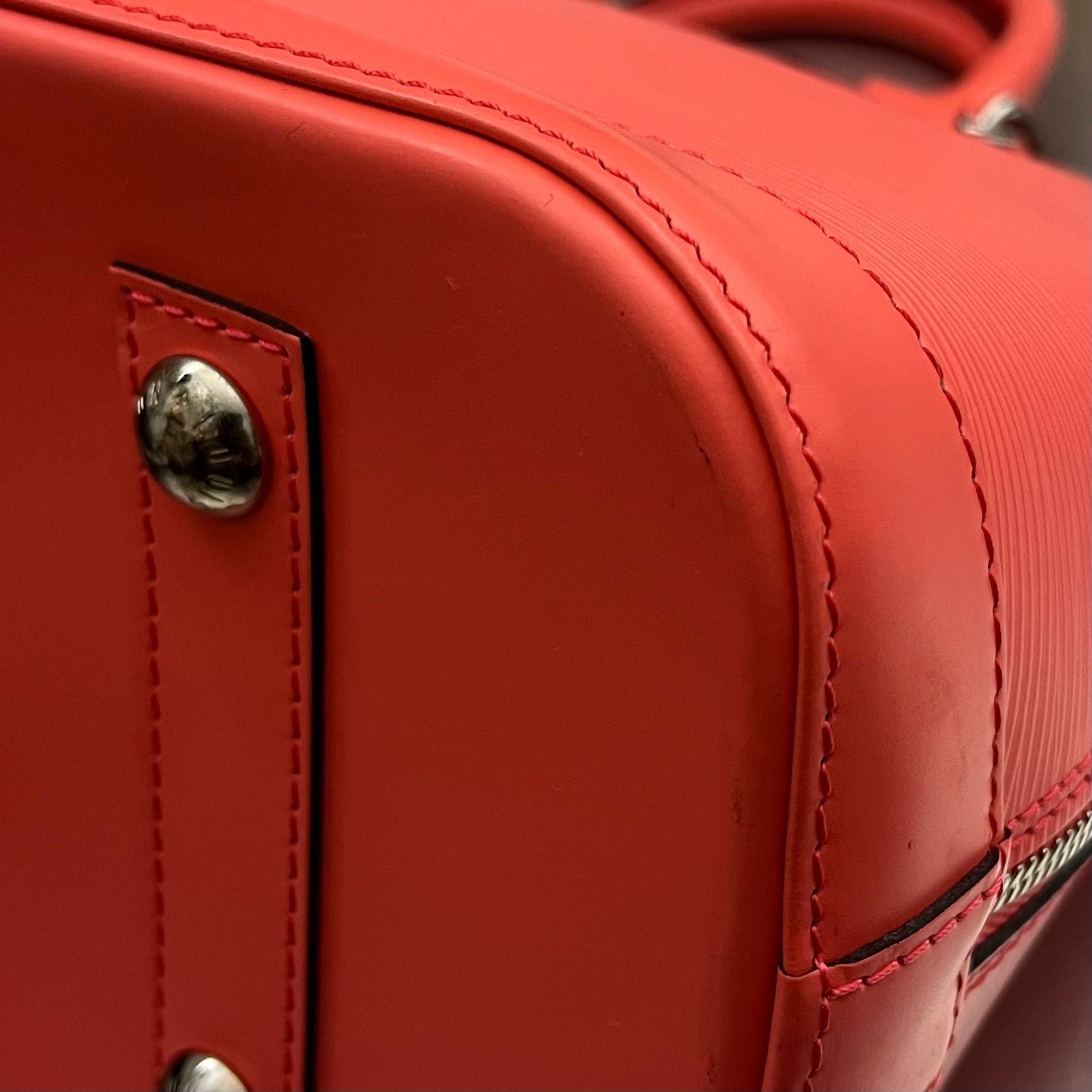 Louis Vuitton Alma PM in Epi