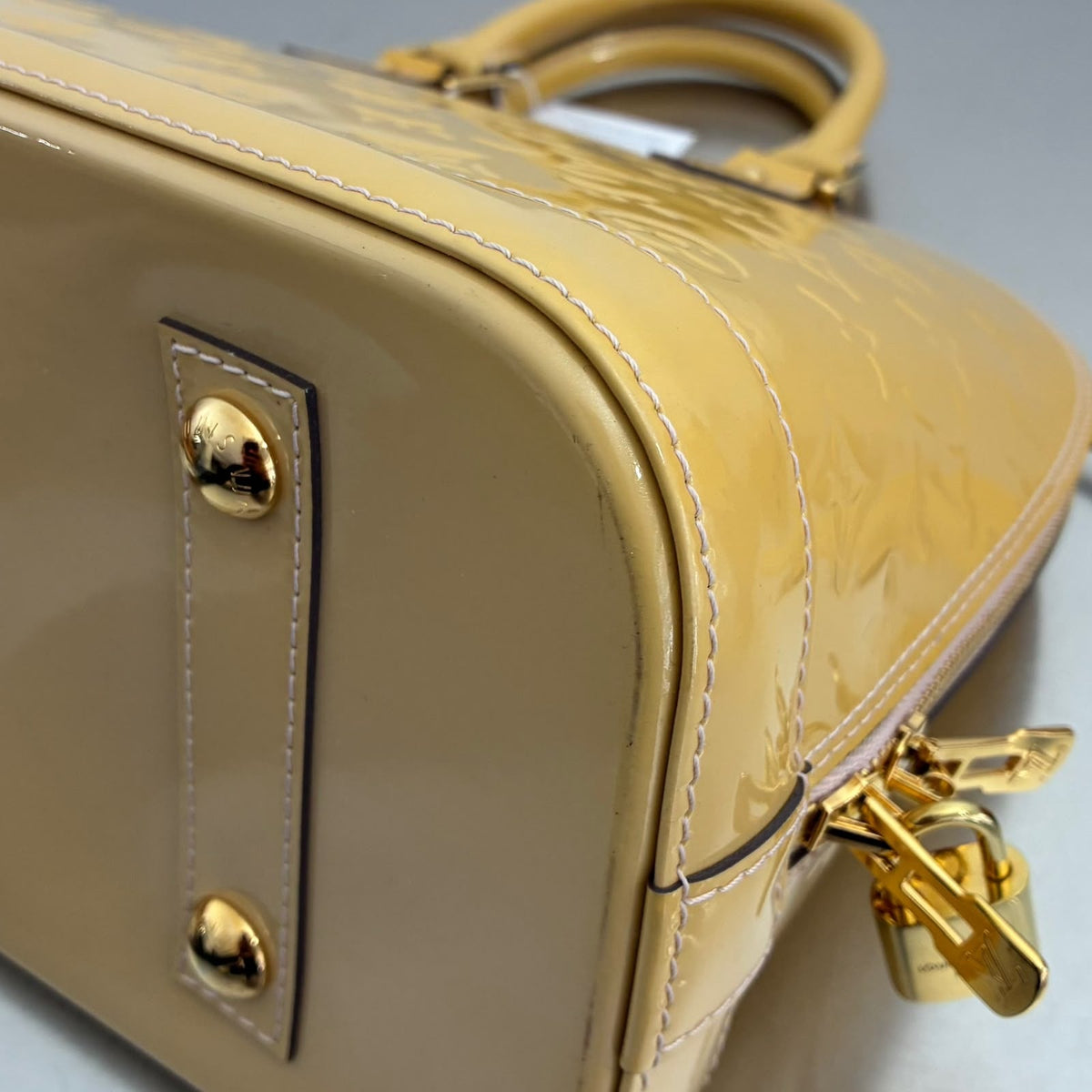 Louis Vuitton Alma PM Vernis