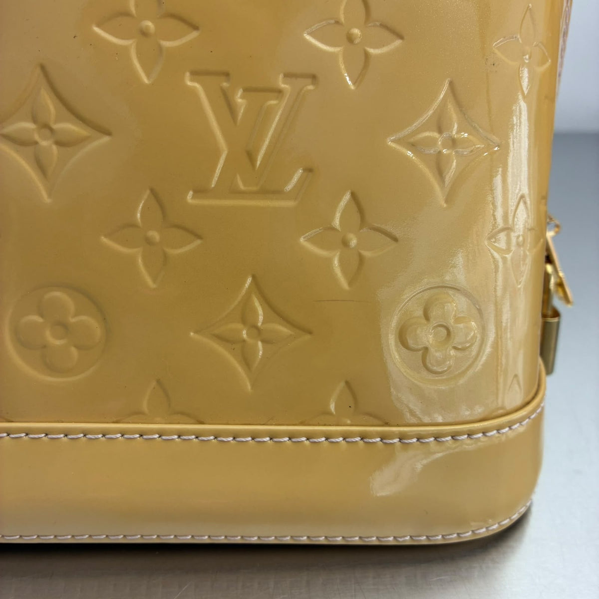 Louis Vuitton Alma PM Vernis