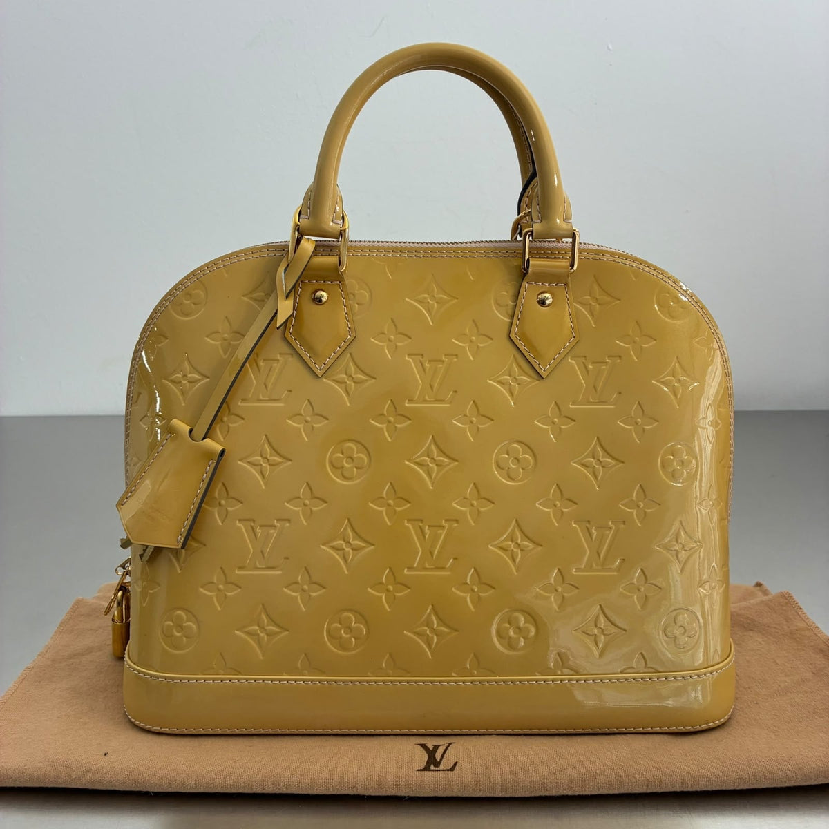 Louis Vuitton Alma PM Vernis