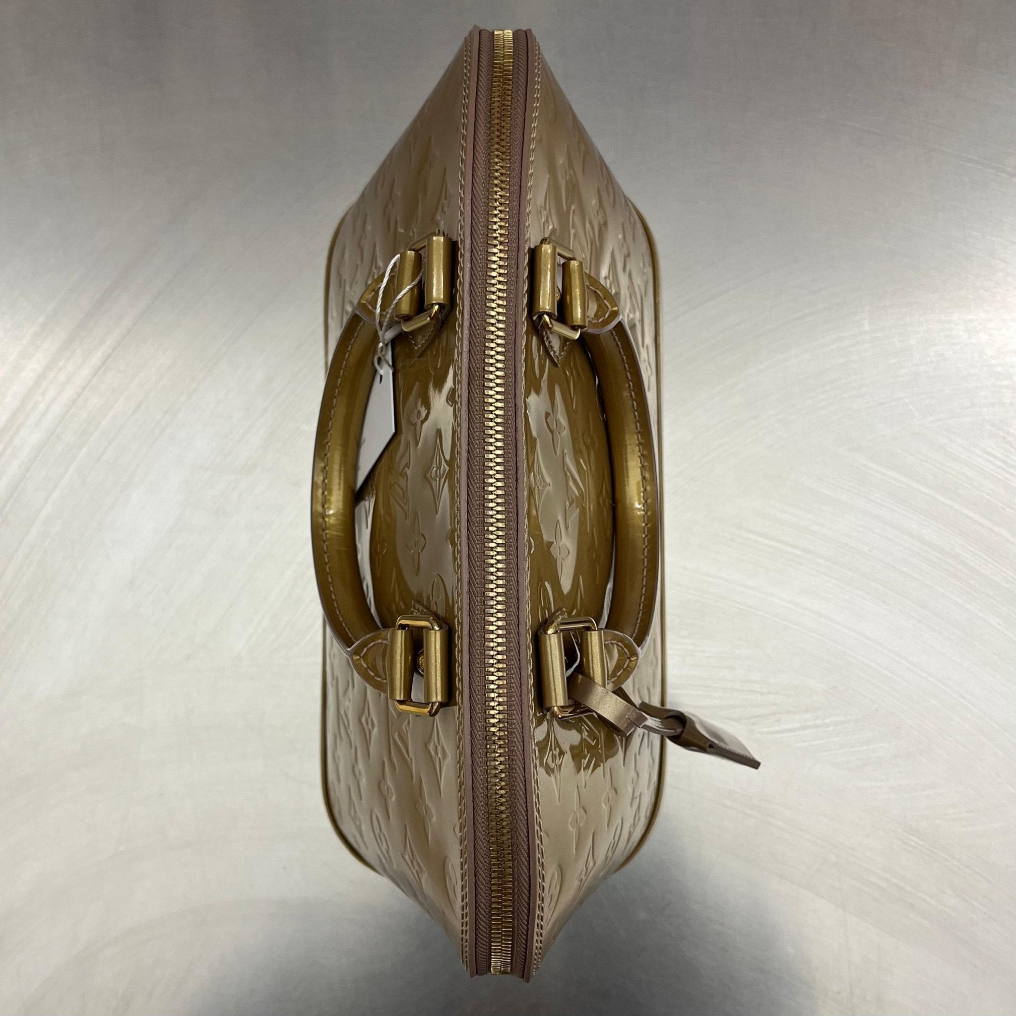 Louis Vuitton Alma PM Vernis Gold