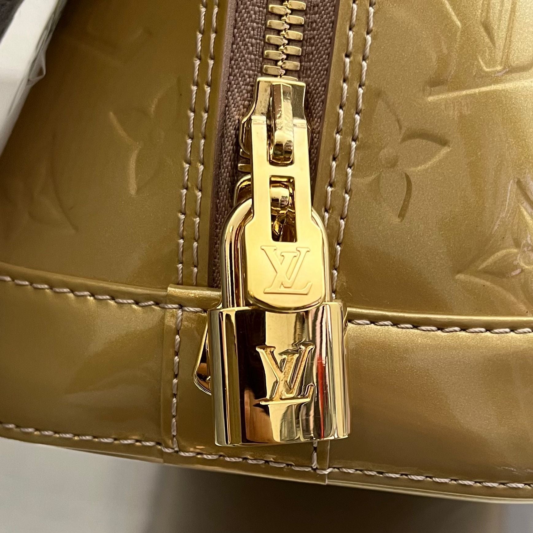 Louis Vuitton Alma PM Vernis Gold