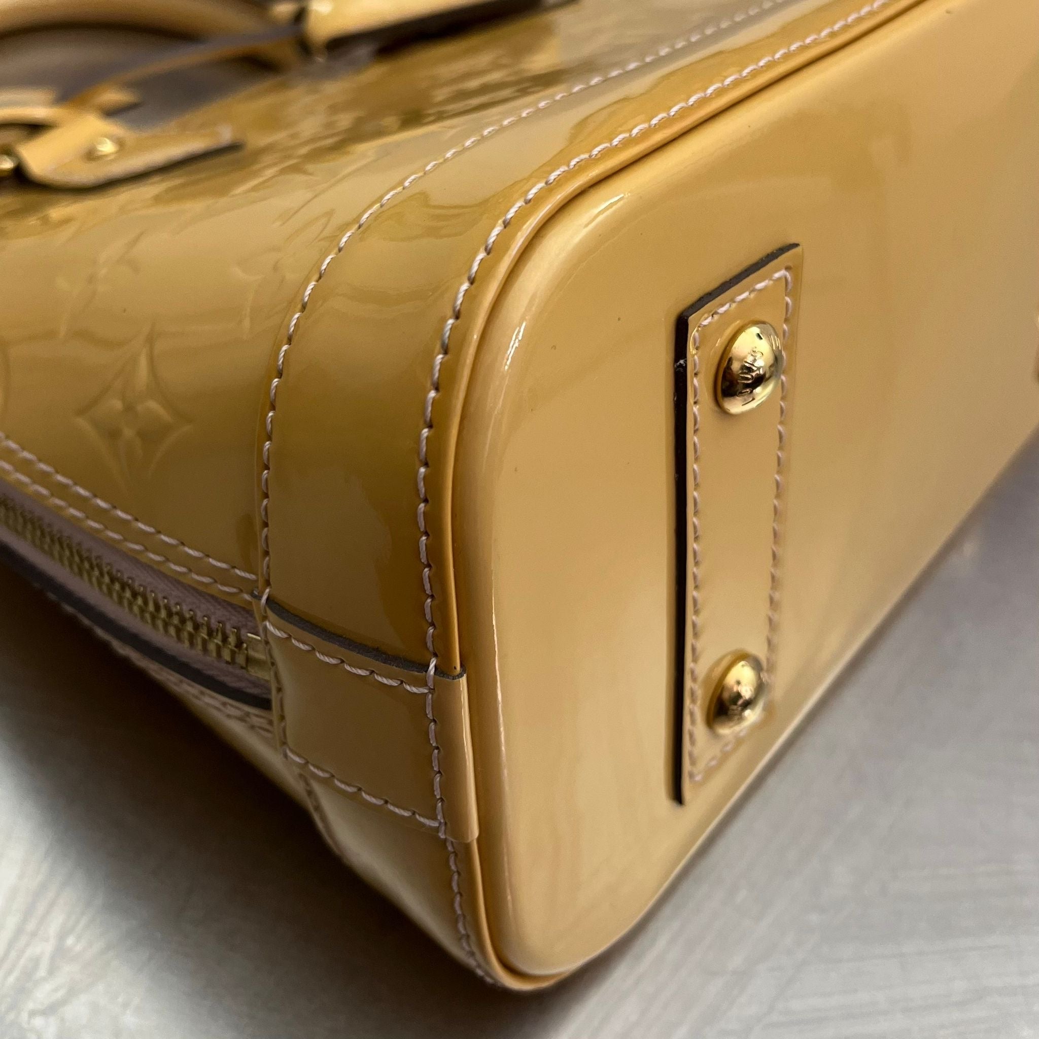Louis Vuitton Alma Vernis BB