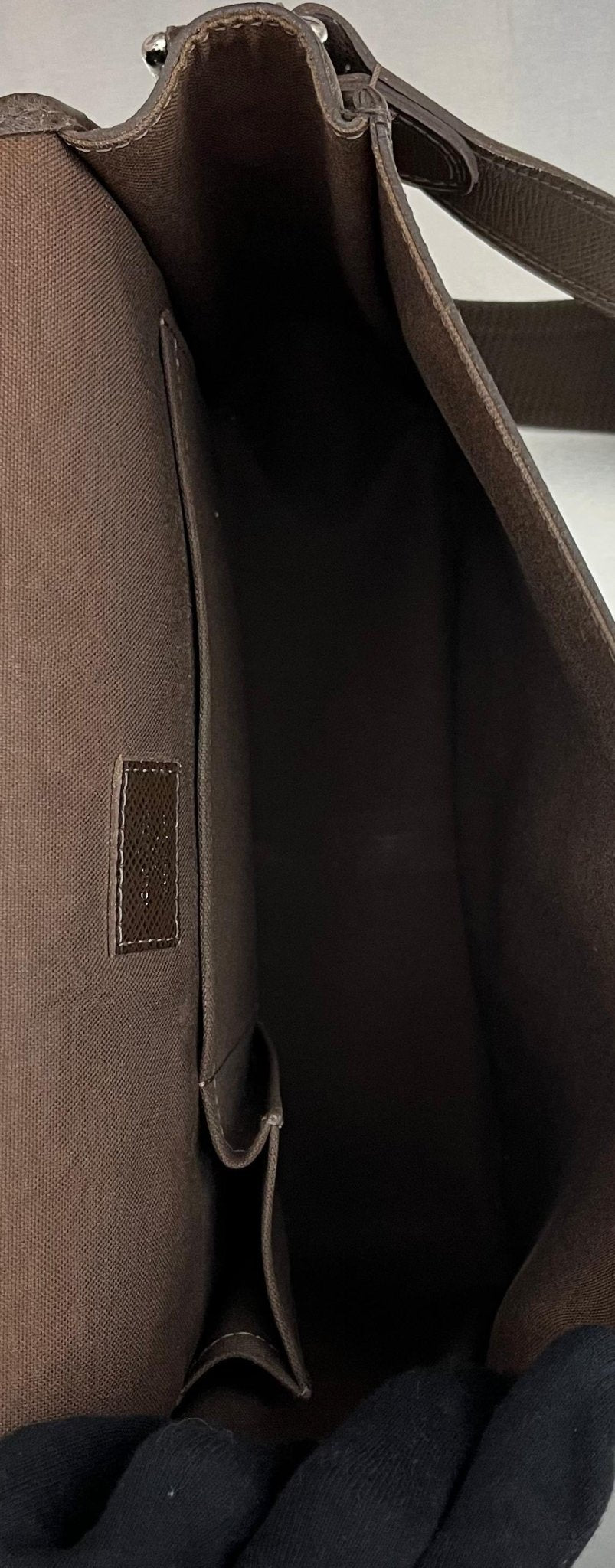 Louis Vuitton Andrei Taiga Messenger