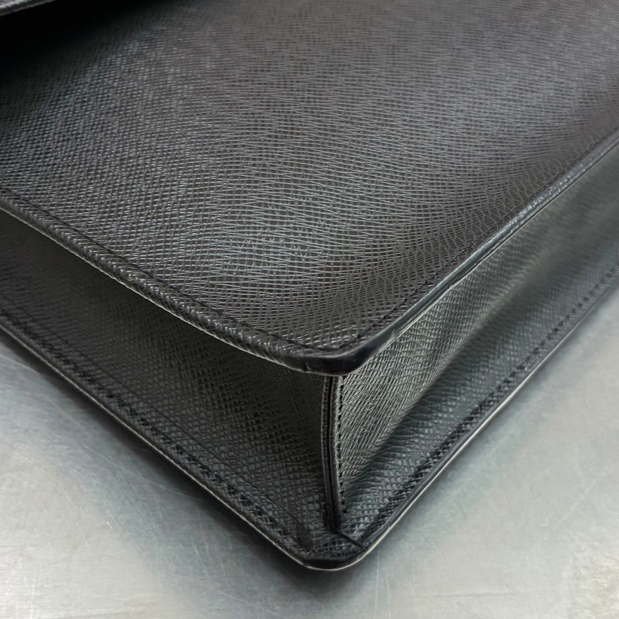 Louis Vuitton Angara Taiga