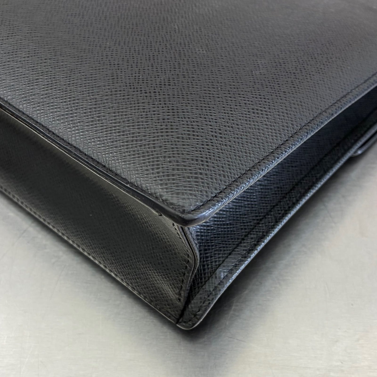 Louis Vuitton Angara Taiga